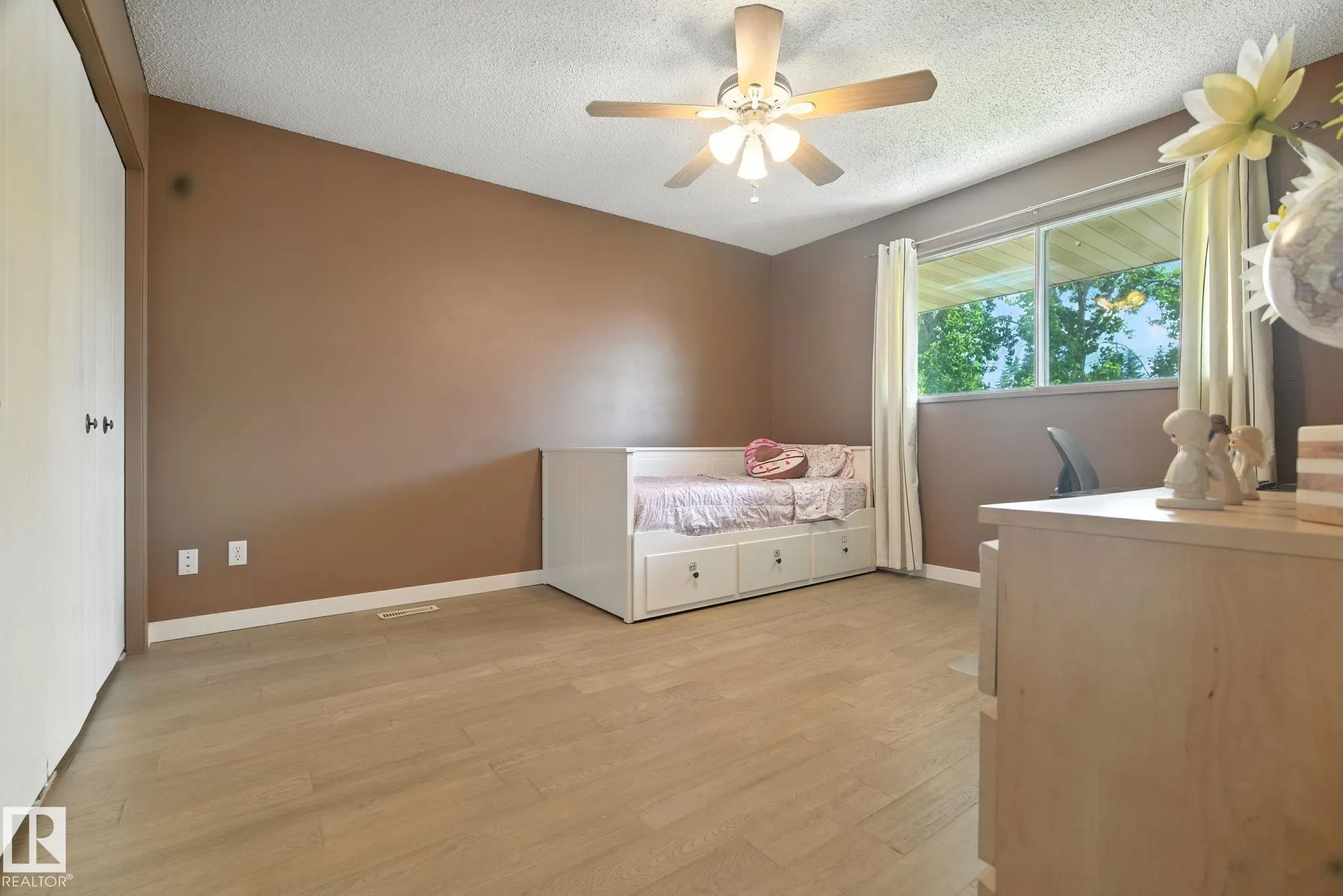93 Wellington Crescent