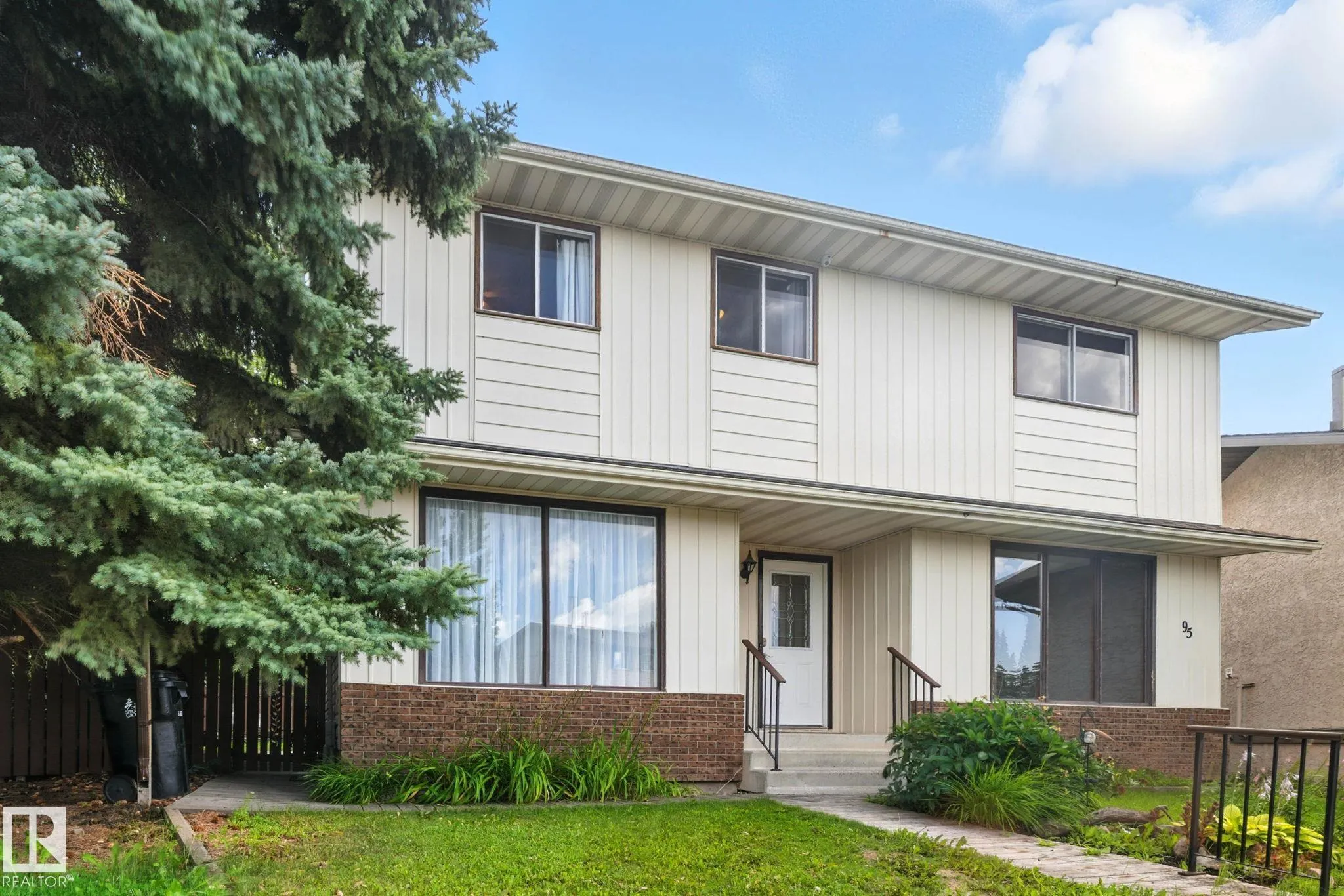 93 Wellington Crescent