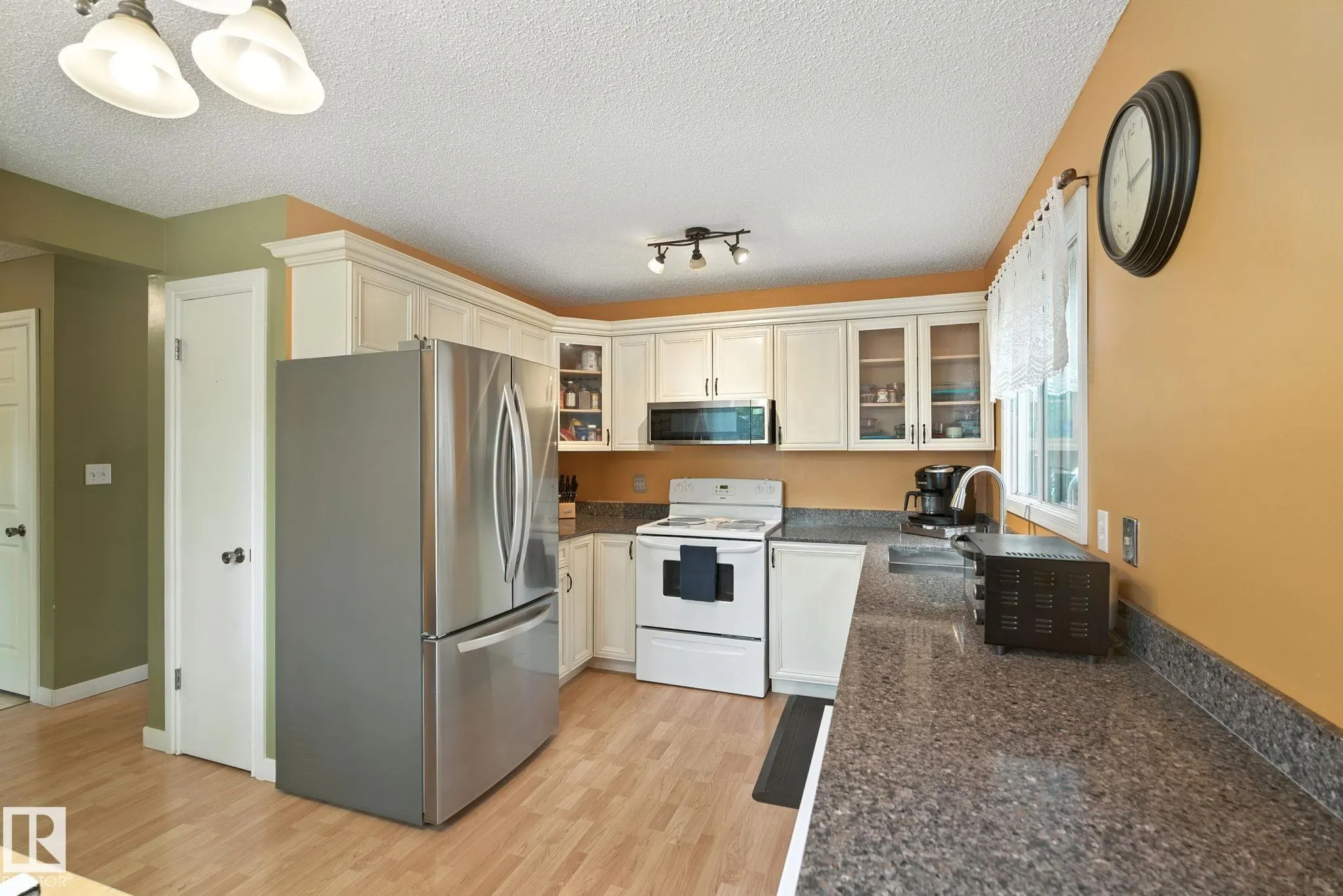 93 Wellington Crescent