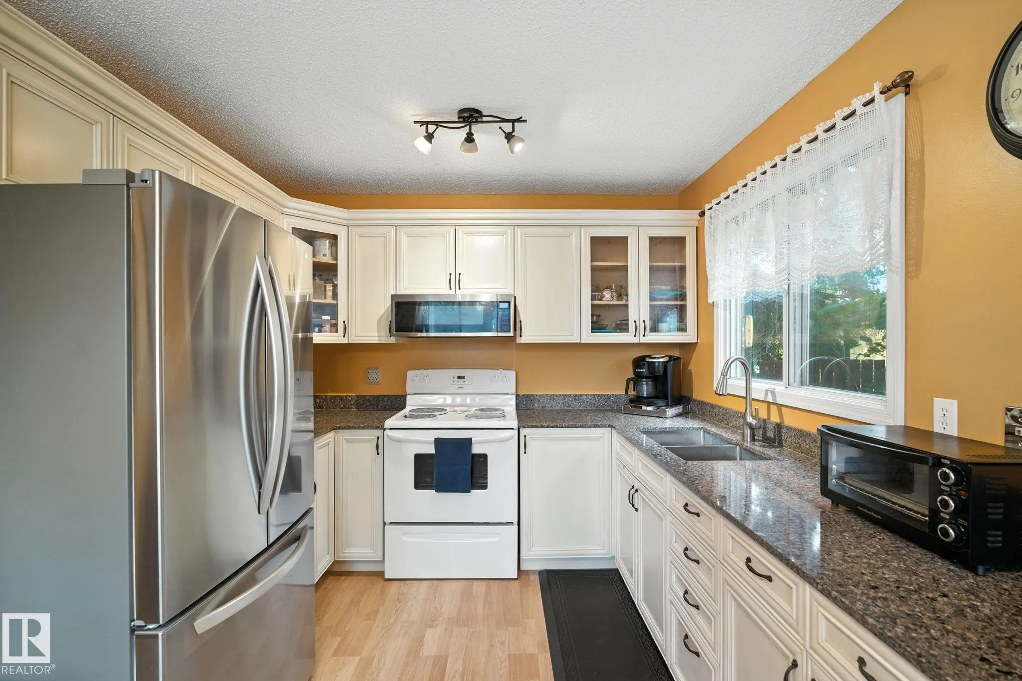 93 Wellington Crescent