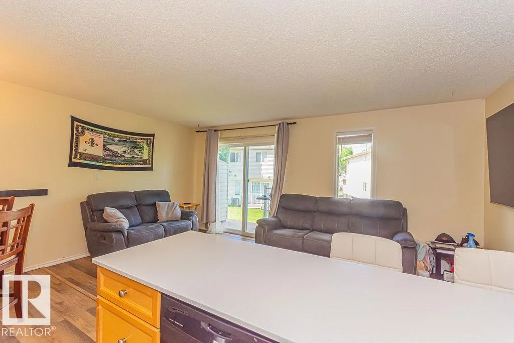 451 HYNDMAN Crescent