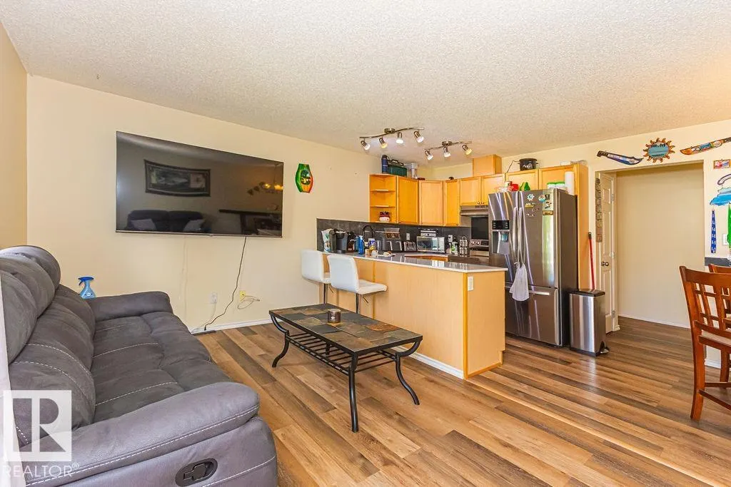 451 HYNDMAN Crescent