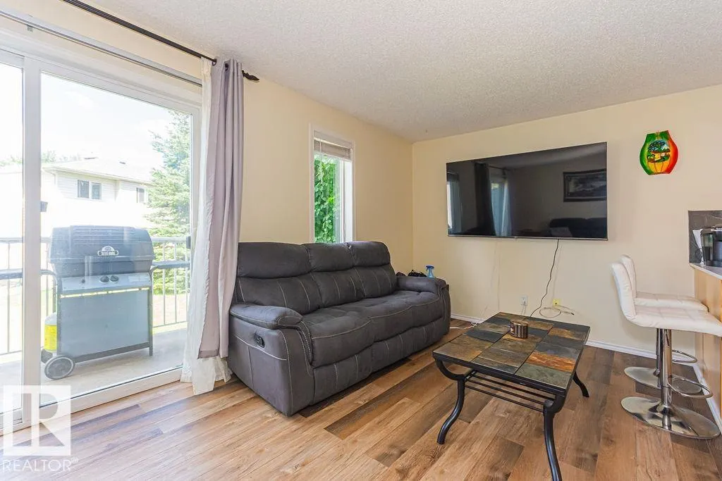 451 HYNDMAN Crescent