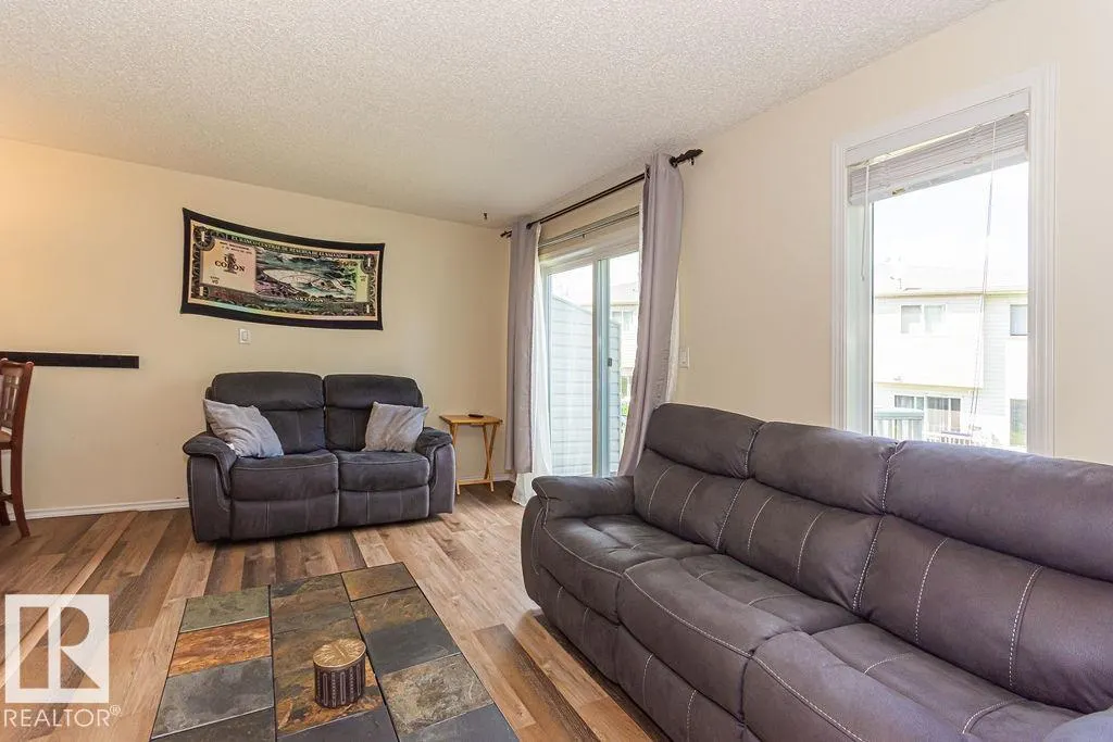 451 HYNDMAN Crescent