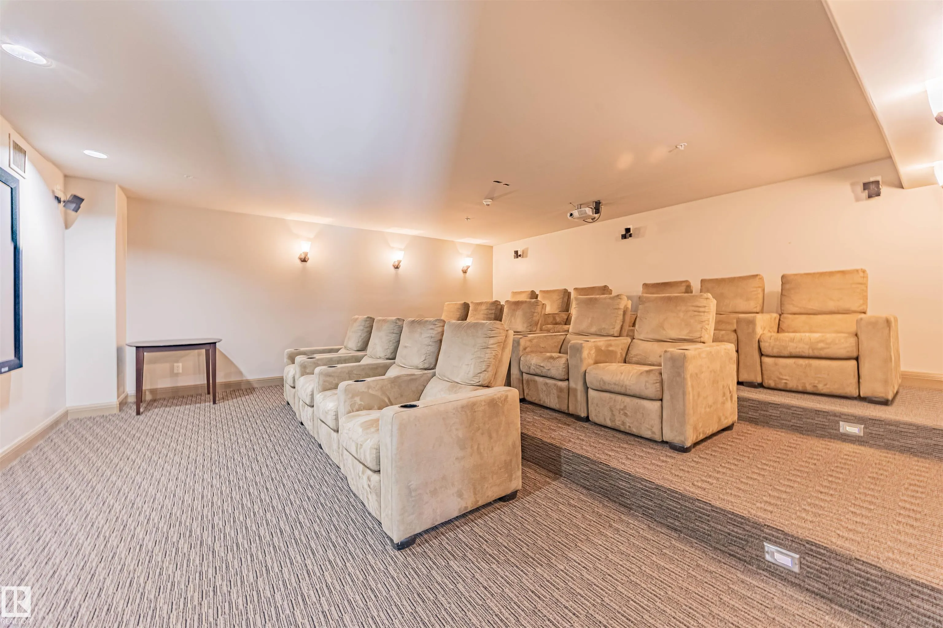 1406 HODGSON Way