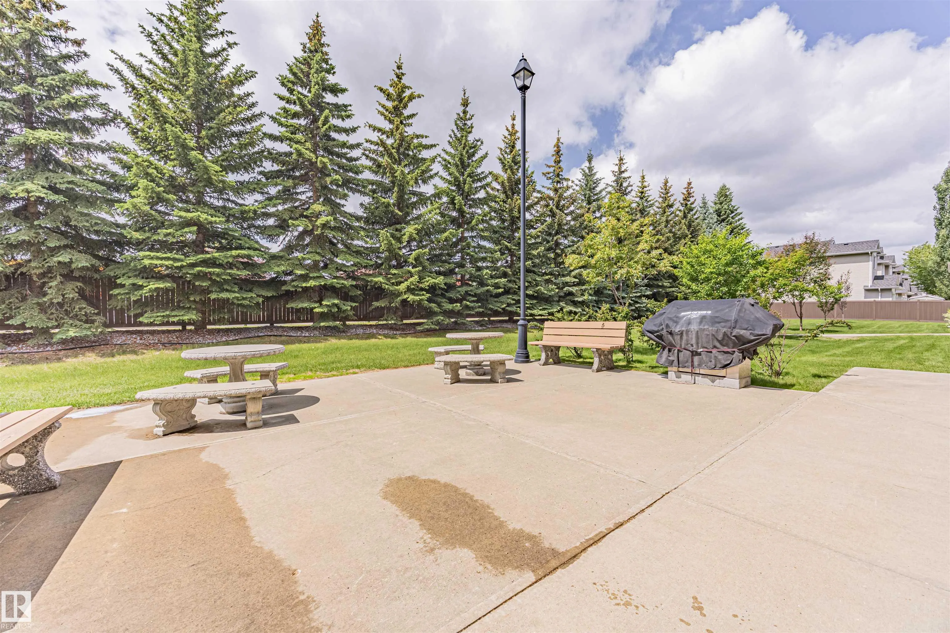 1406 HODGSON Way