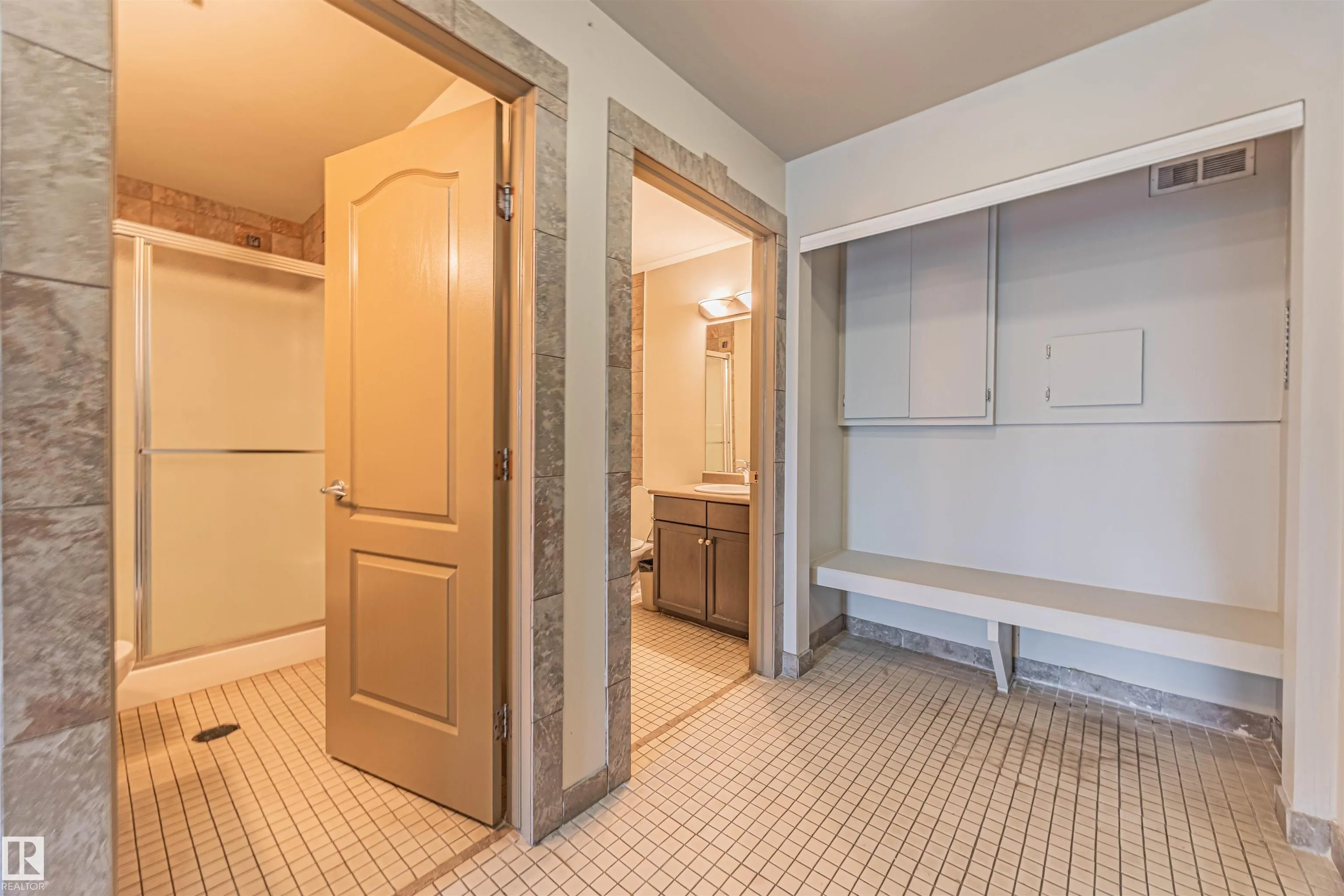 1406 HODGSON Way