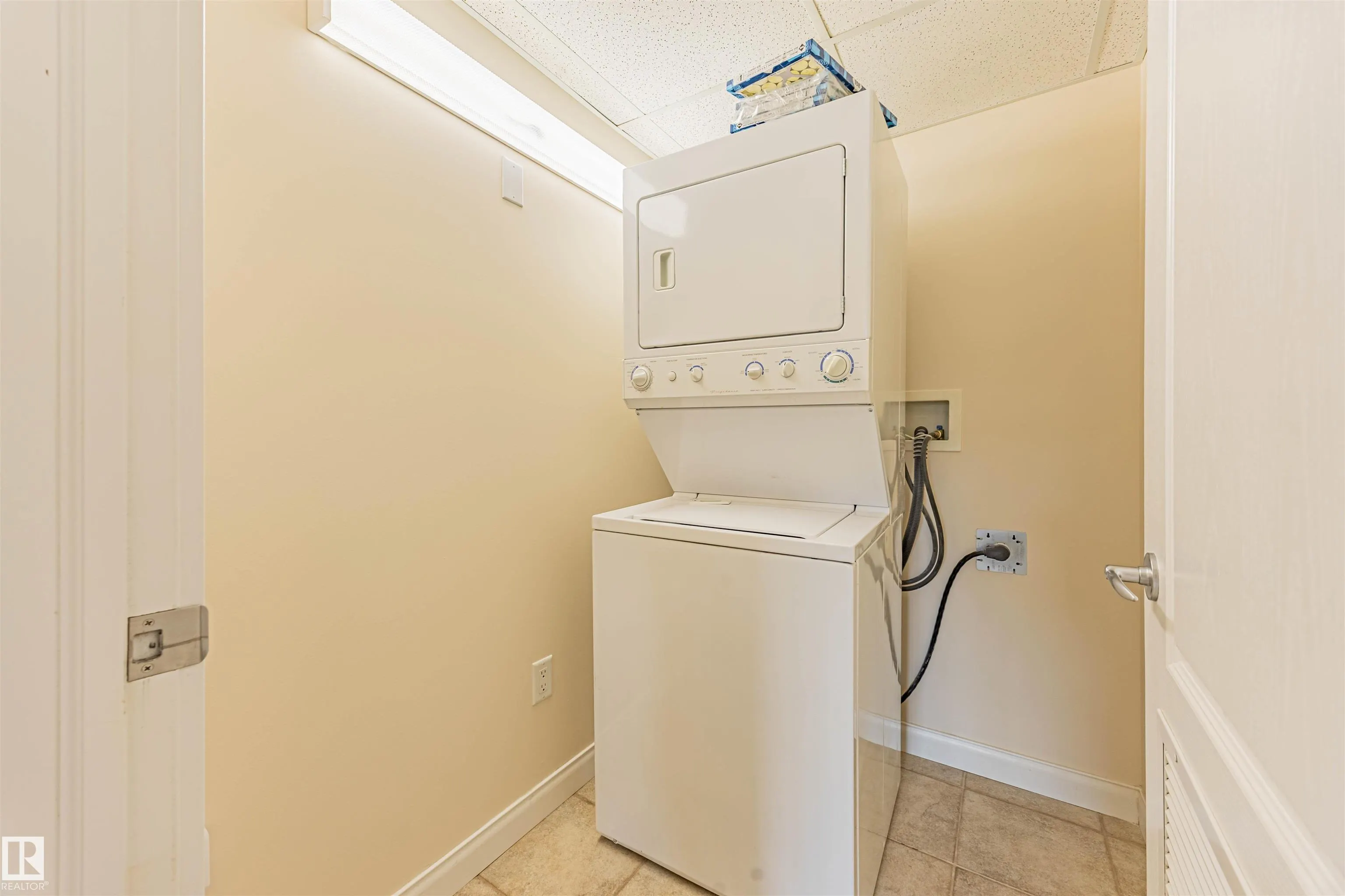 1406 HODGSON Way