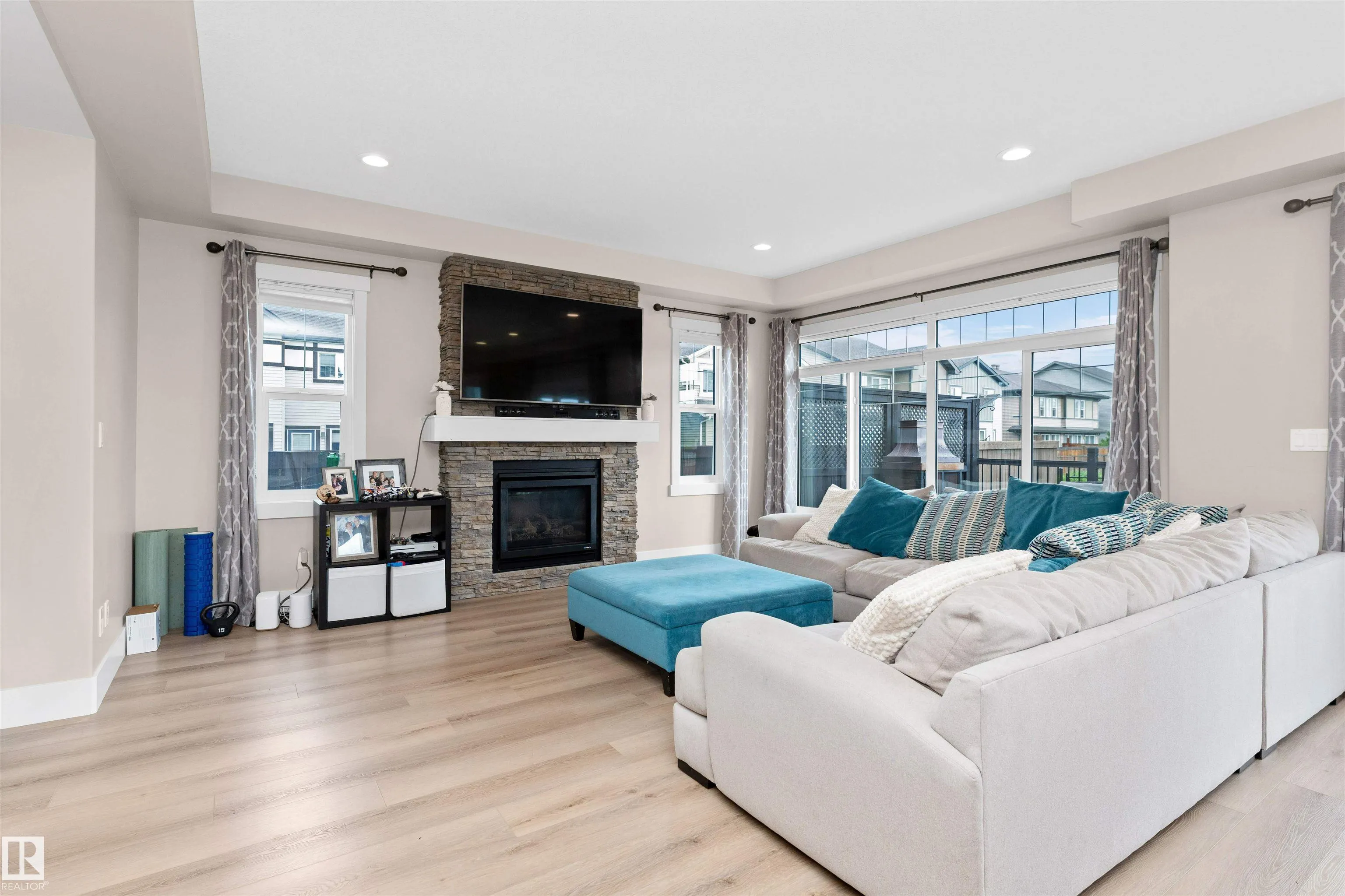 2015 PRICE LANDING
