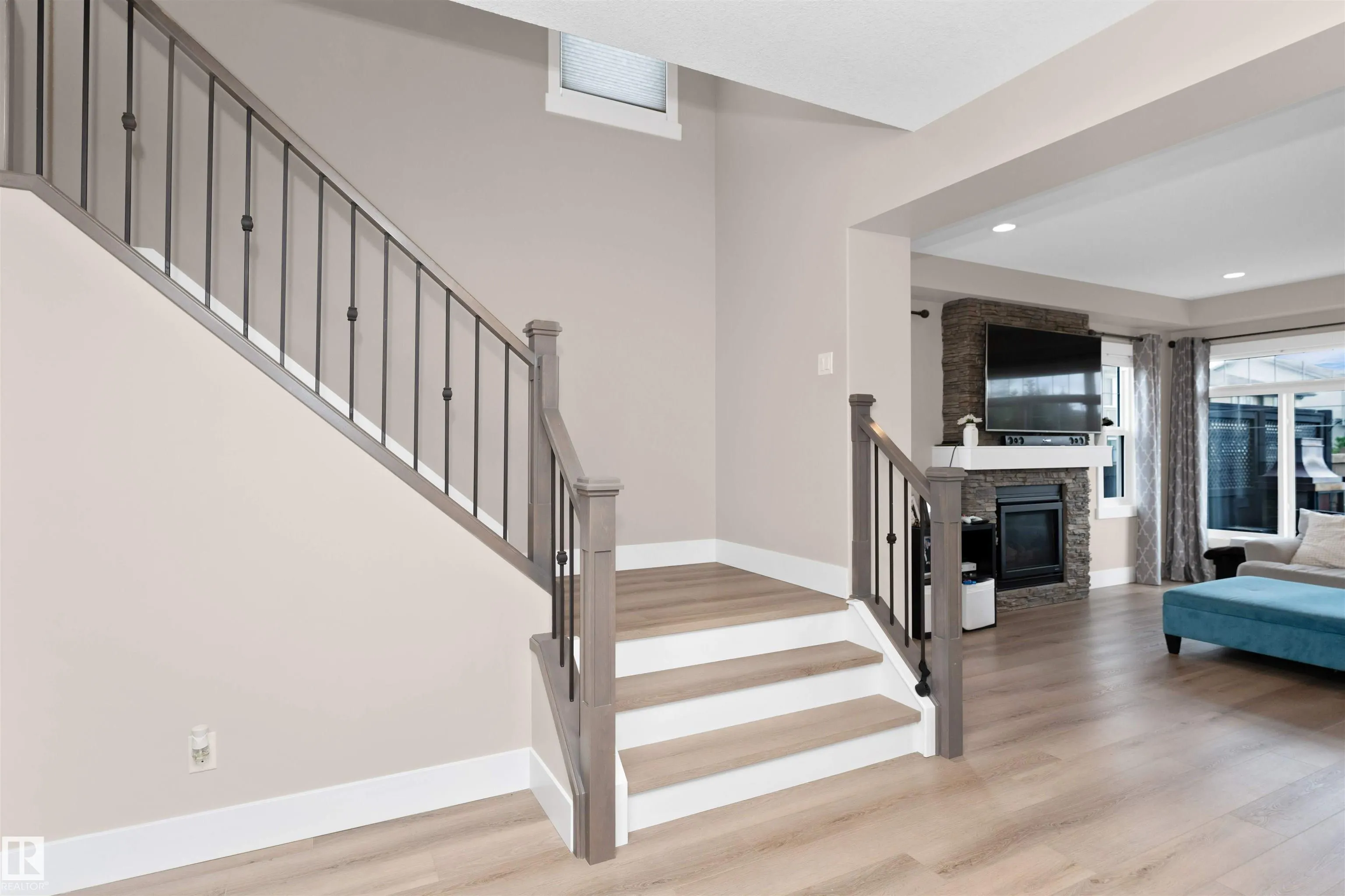 2015 PRICE LANDING