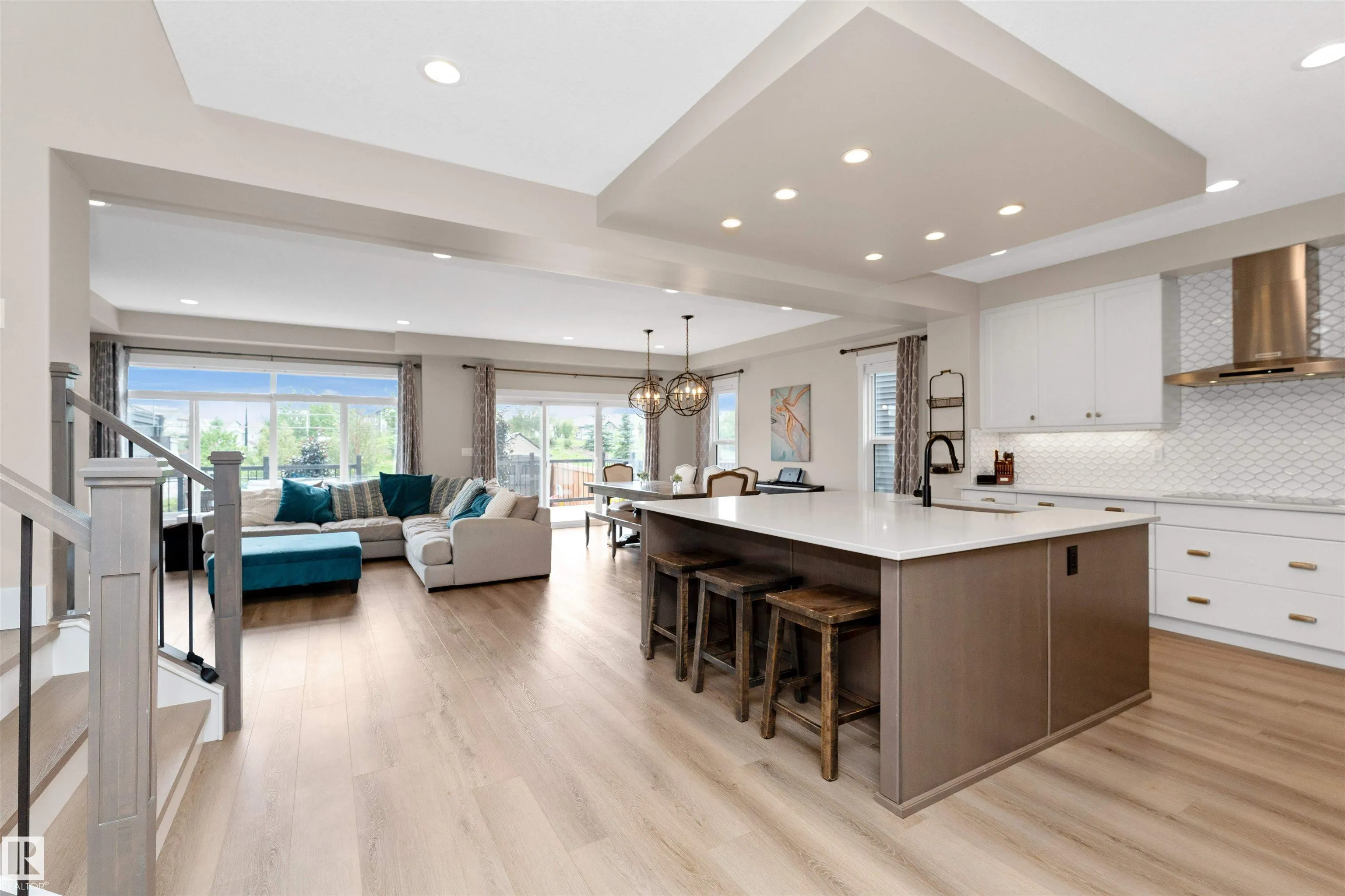 2015 PRICE LANDING