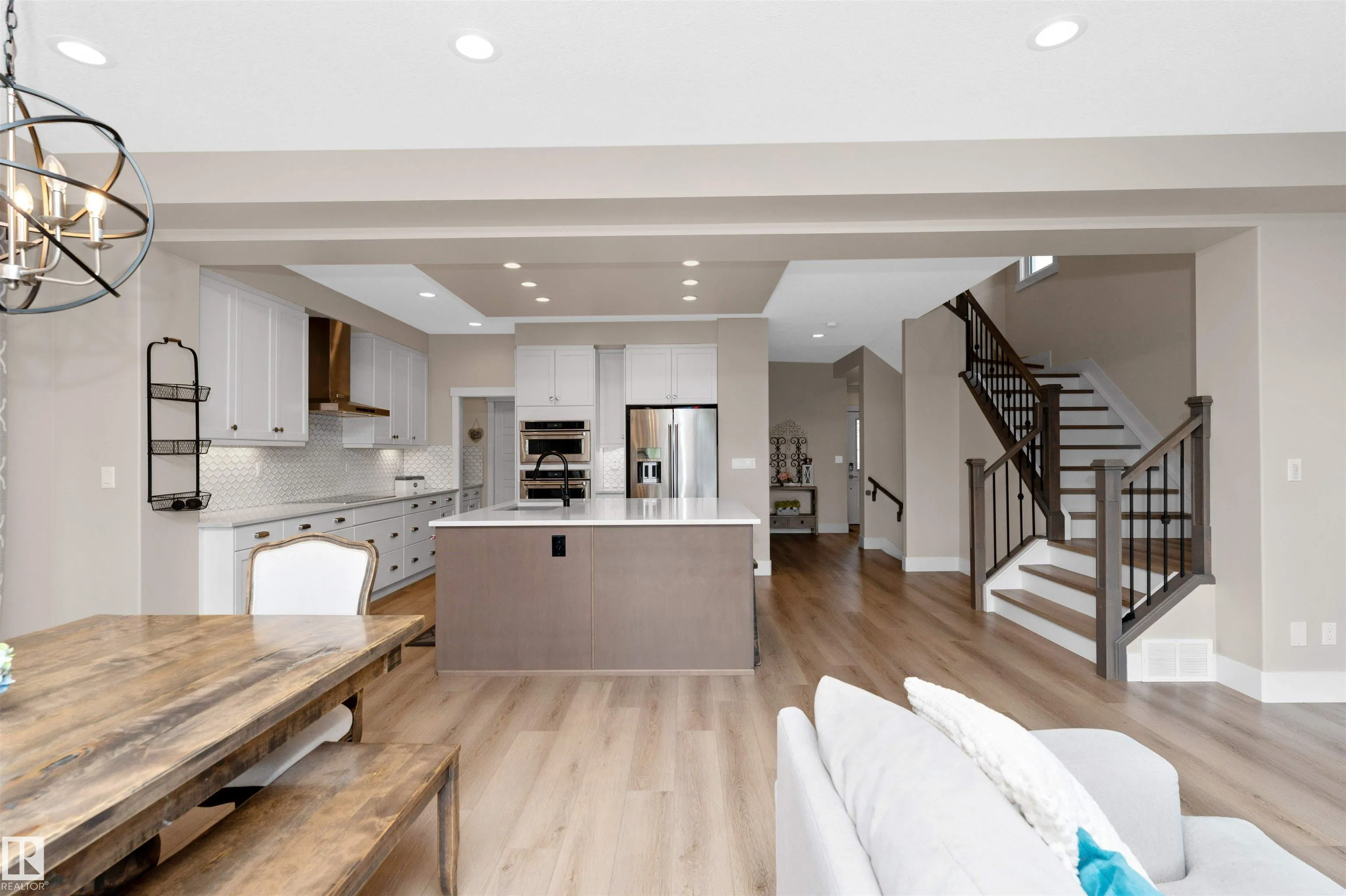 2015 PRICE LANDING