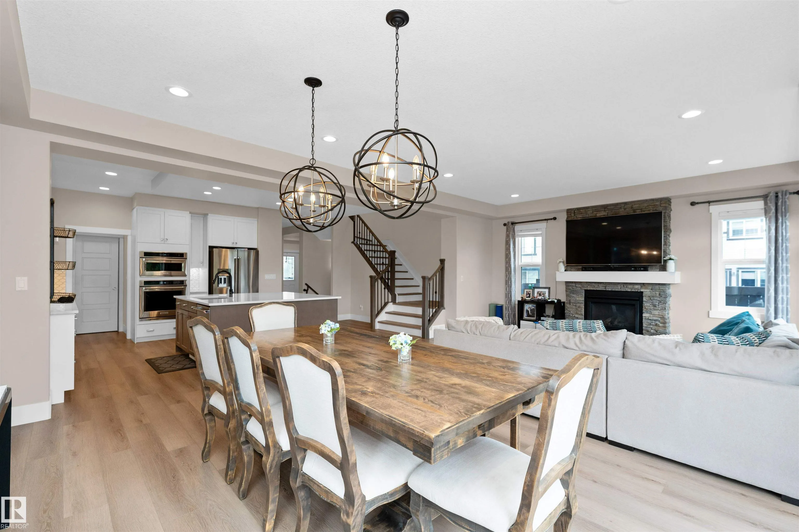 2015 PRICE LANDING