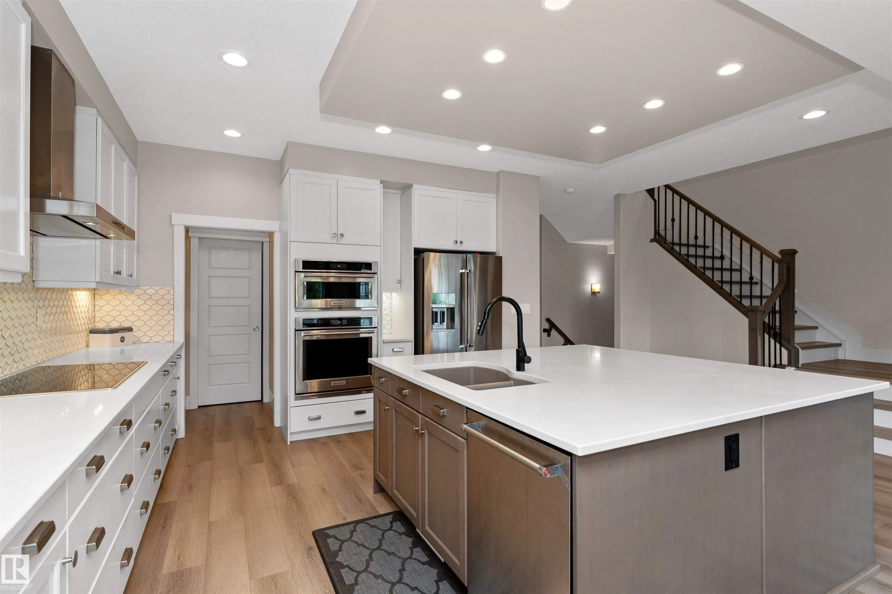 2015 PRICE LANDING