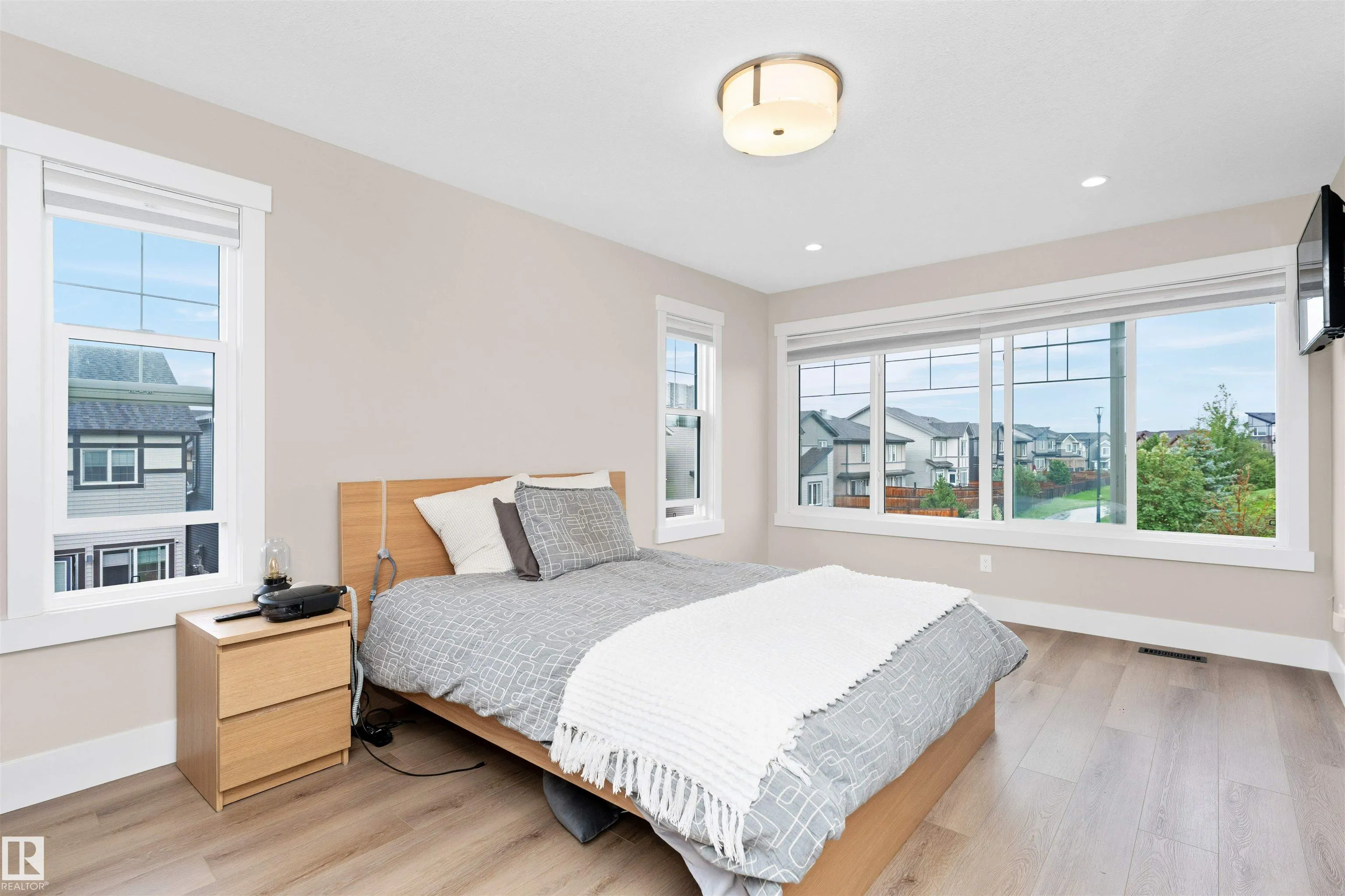 2015 PRICE LANDING