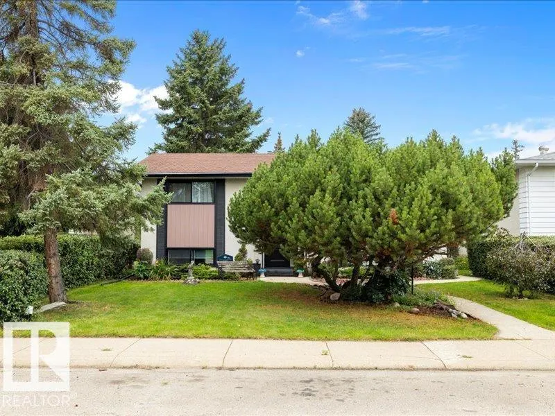 3832 110 st