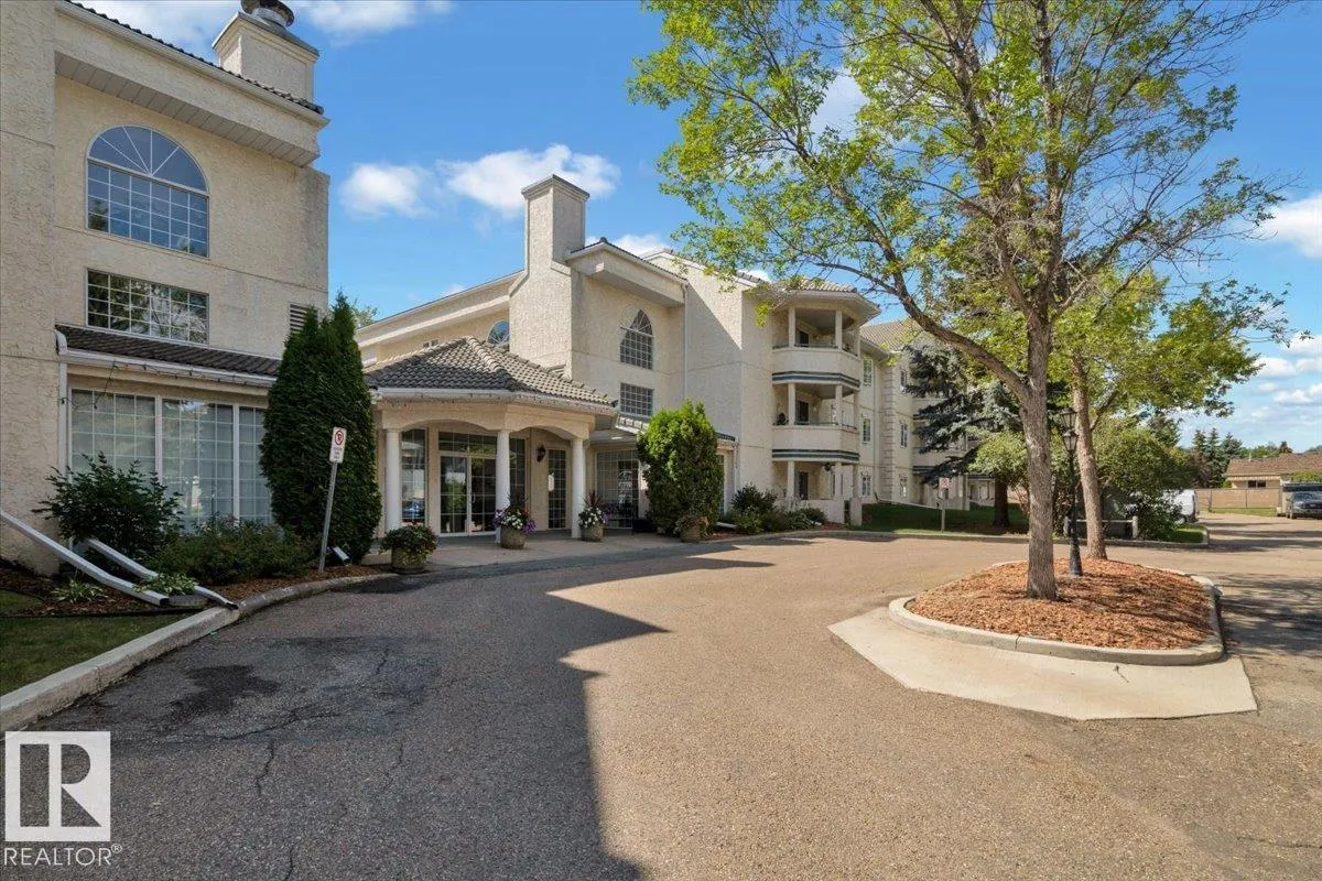 #215 45 GERVAIS RD