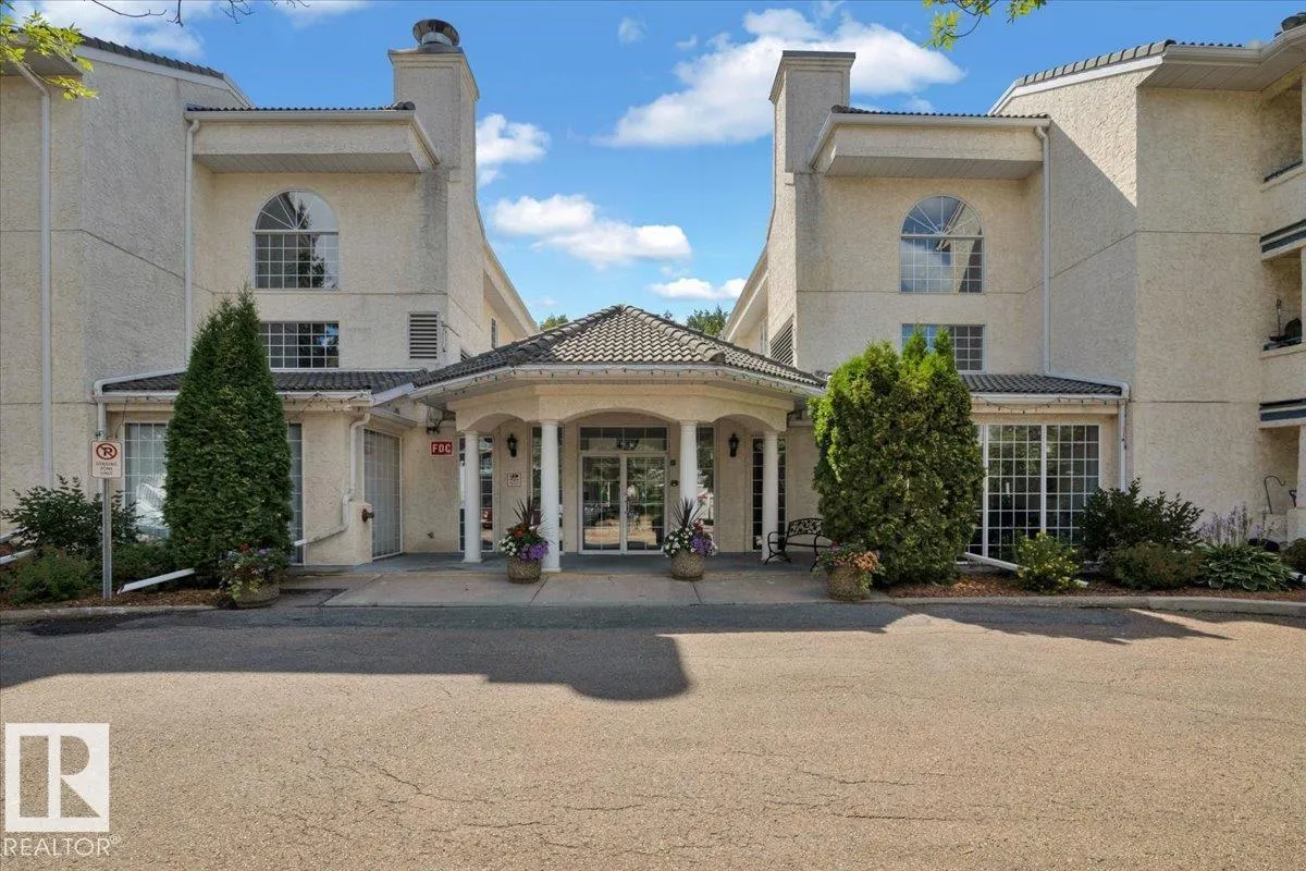 #215 45 GERVAIS RD