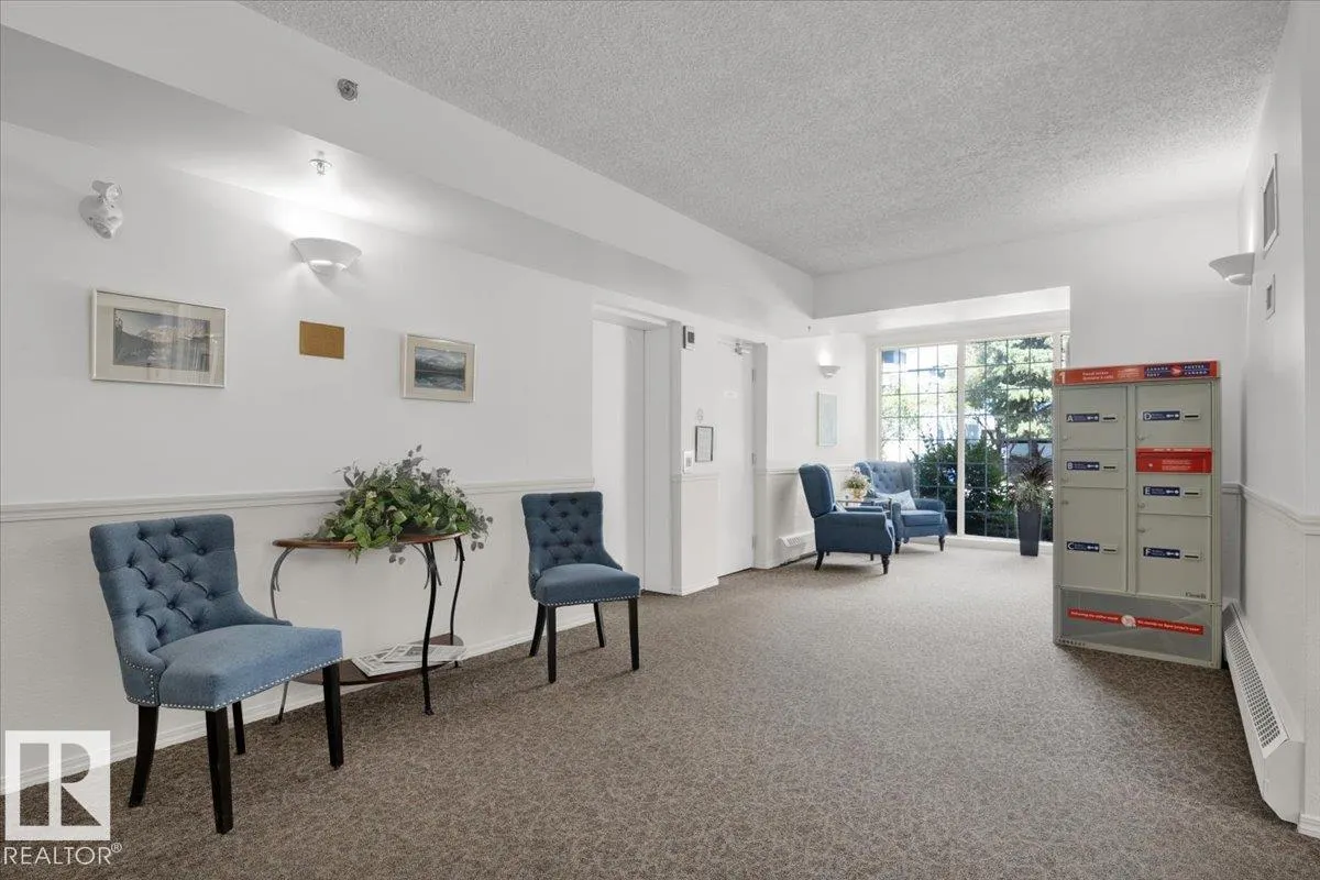 #215 45 GERVAIS RD