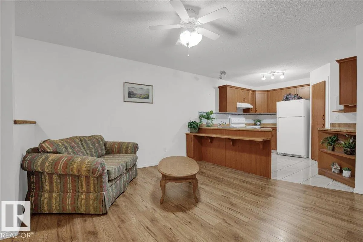 #215 45 GERVAIS RD