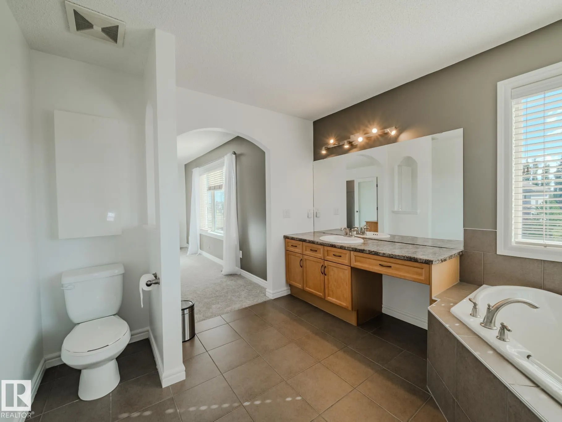 12 HAVENWOOD Court