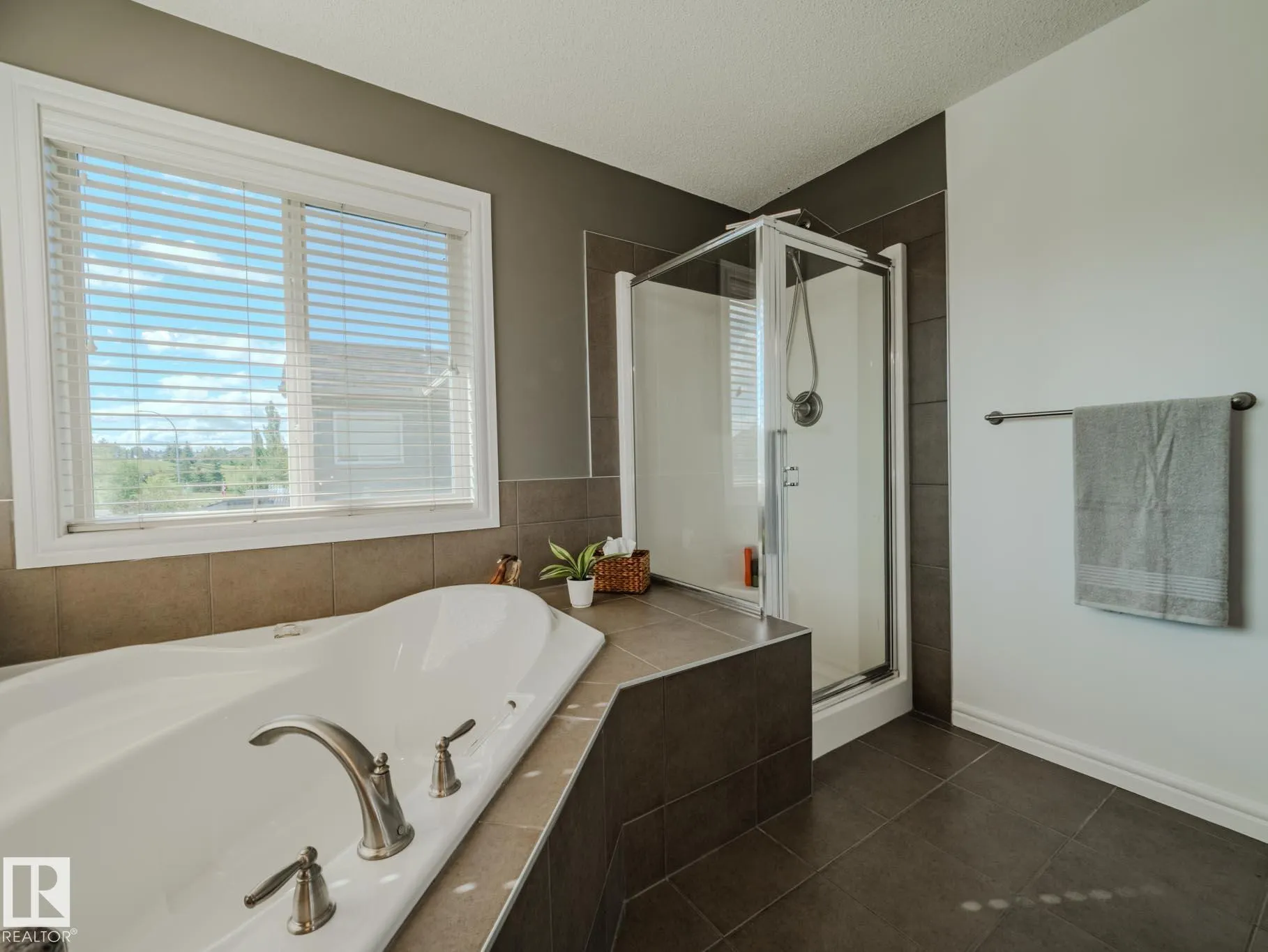 12 HAVENWOOD Court