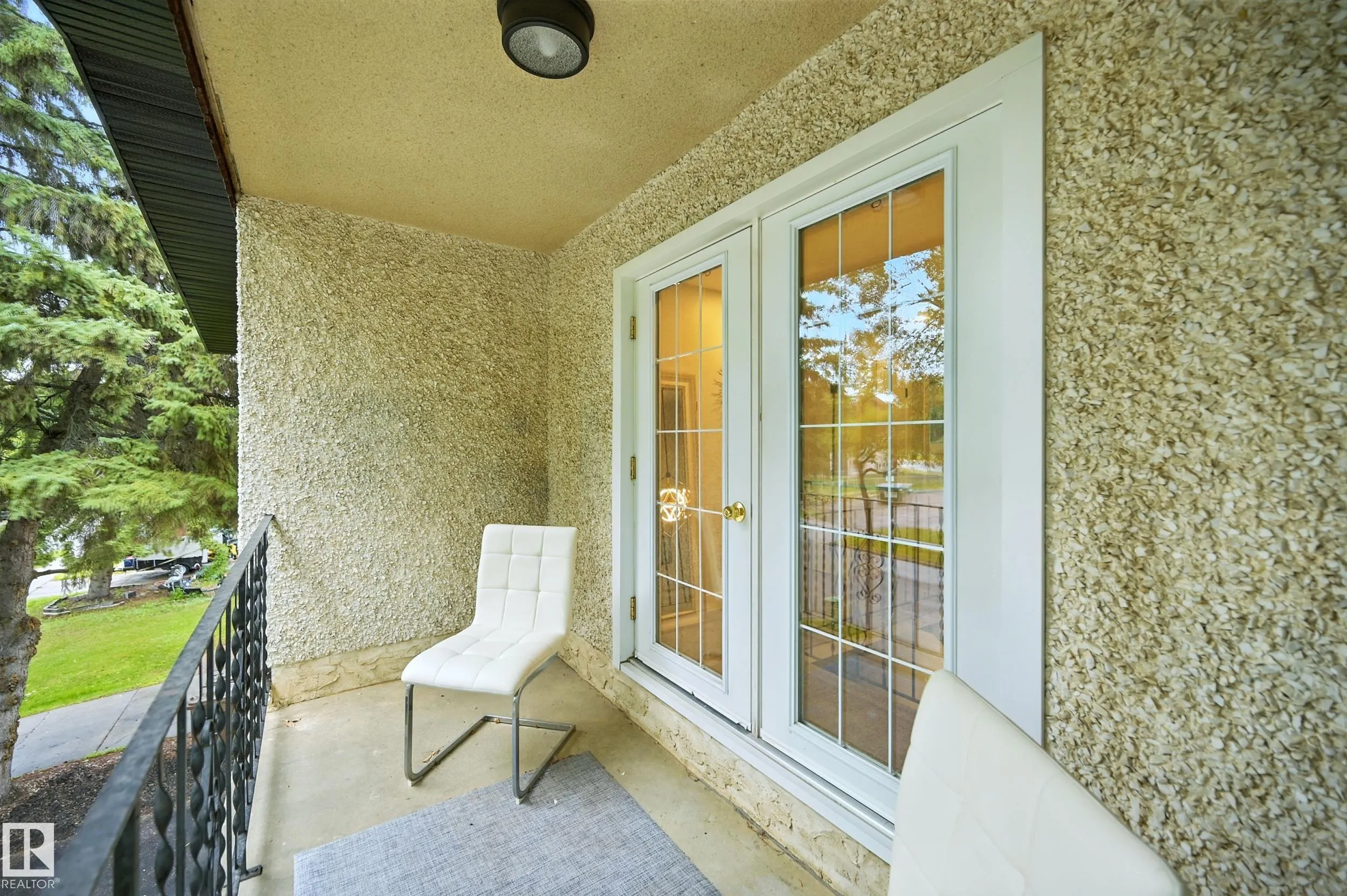 6 MARION Crescent