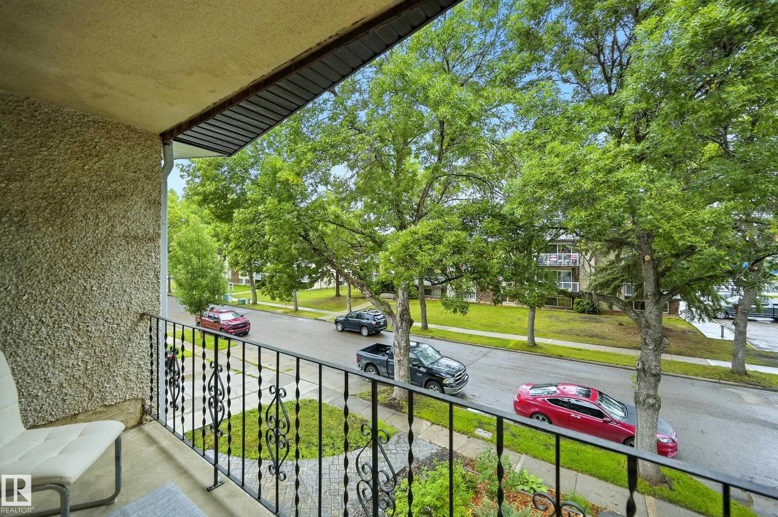 6 MARION Crescent