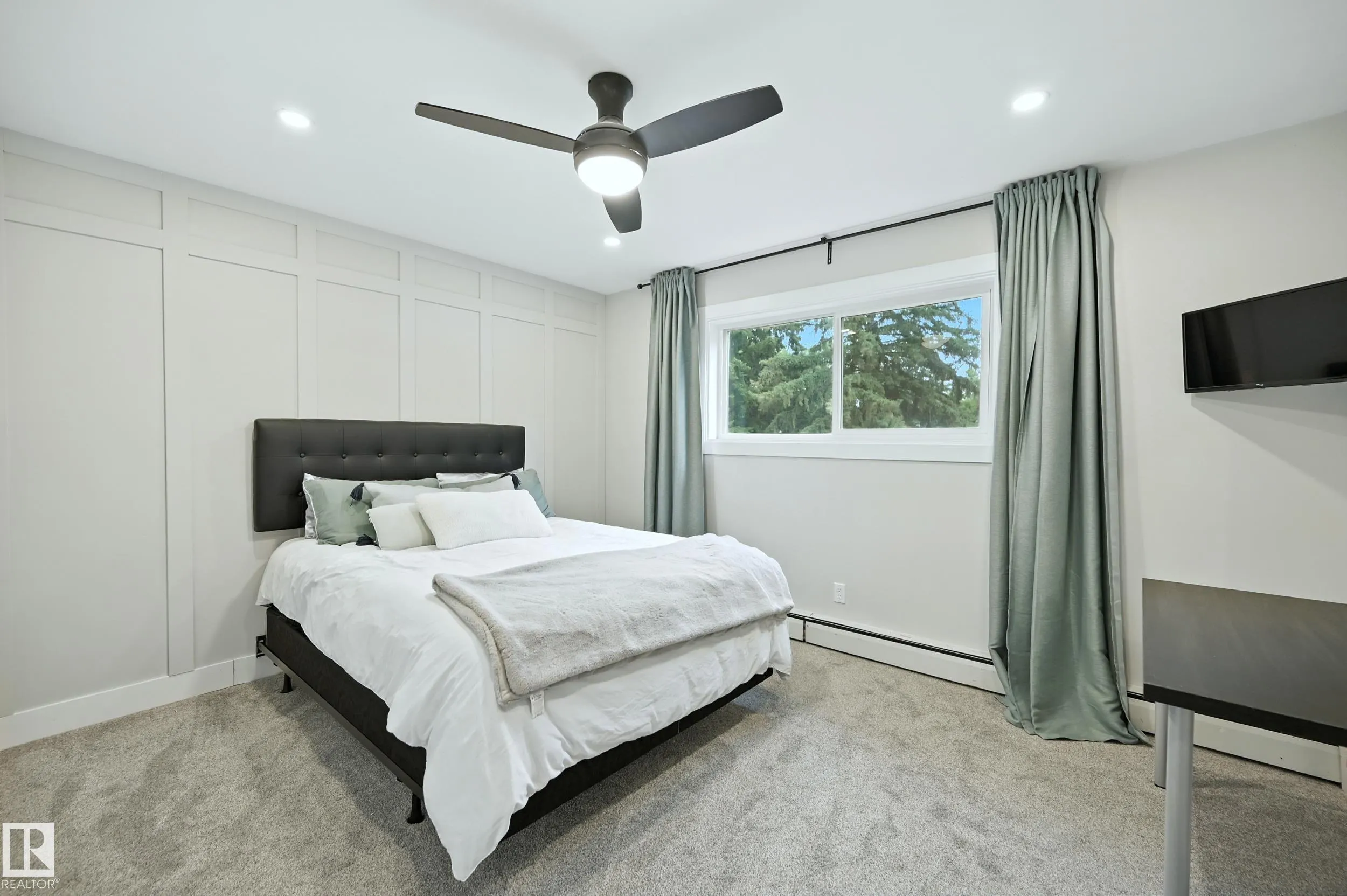 6 MARION Crescent