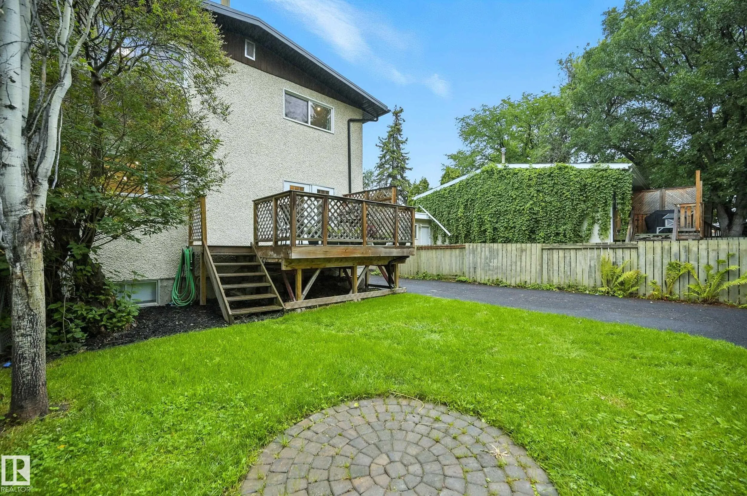 6 MARION Crescent