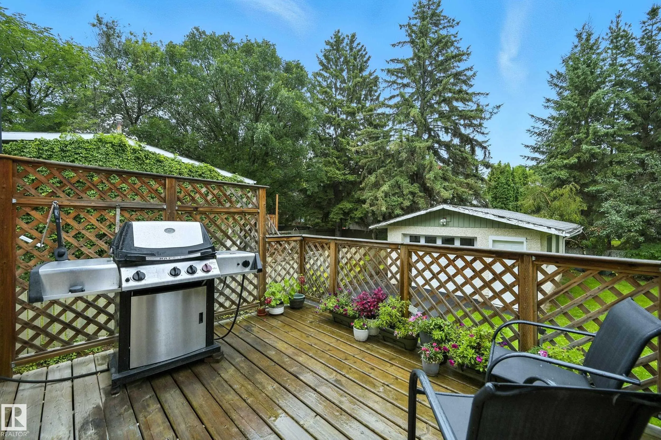 6 MARION Crescent
