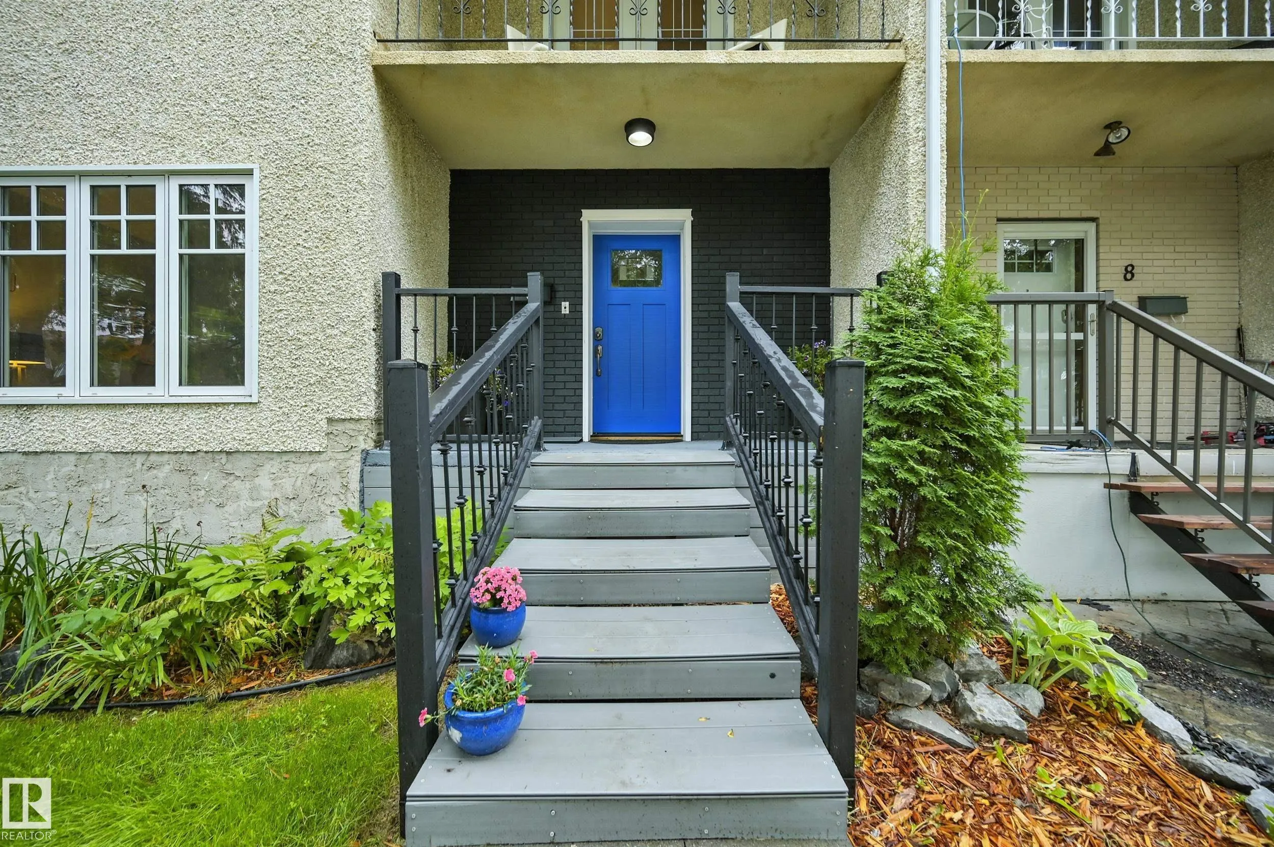 6 MARION Crescent