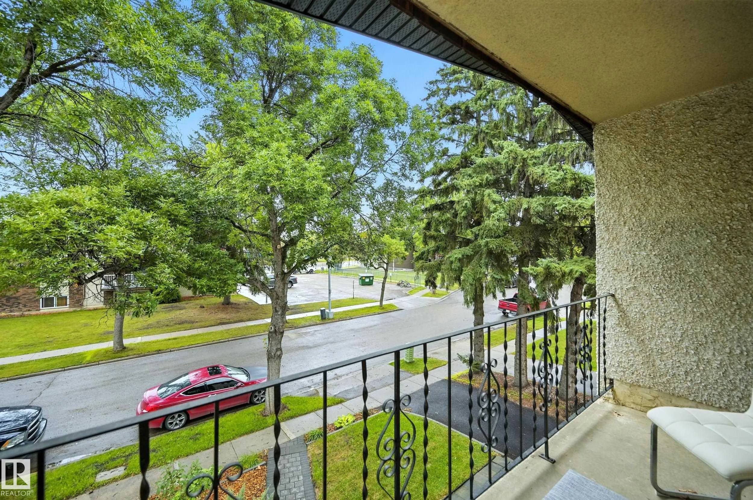 6 MARION Crescent