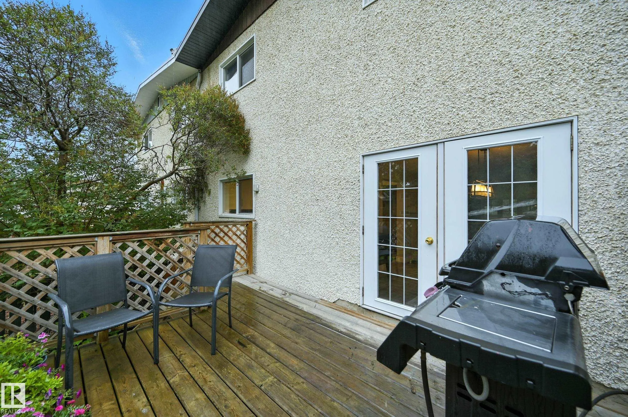 6 MARION Crescent