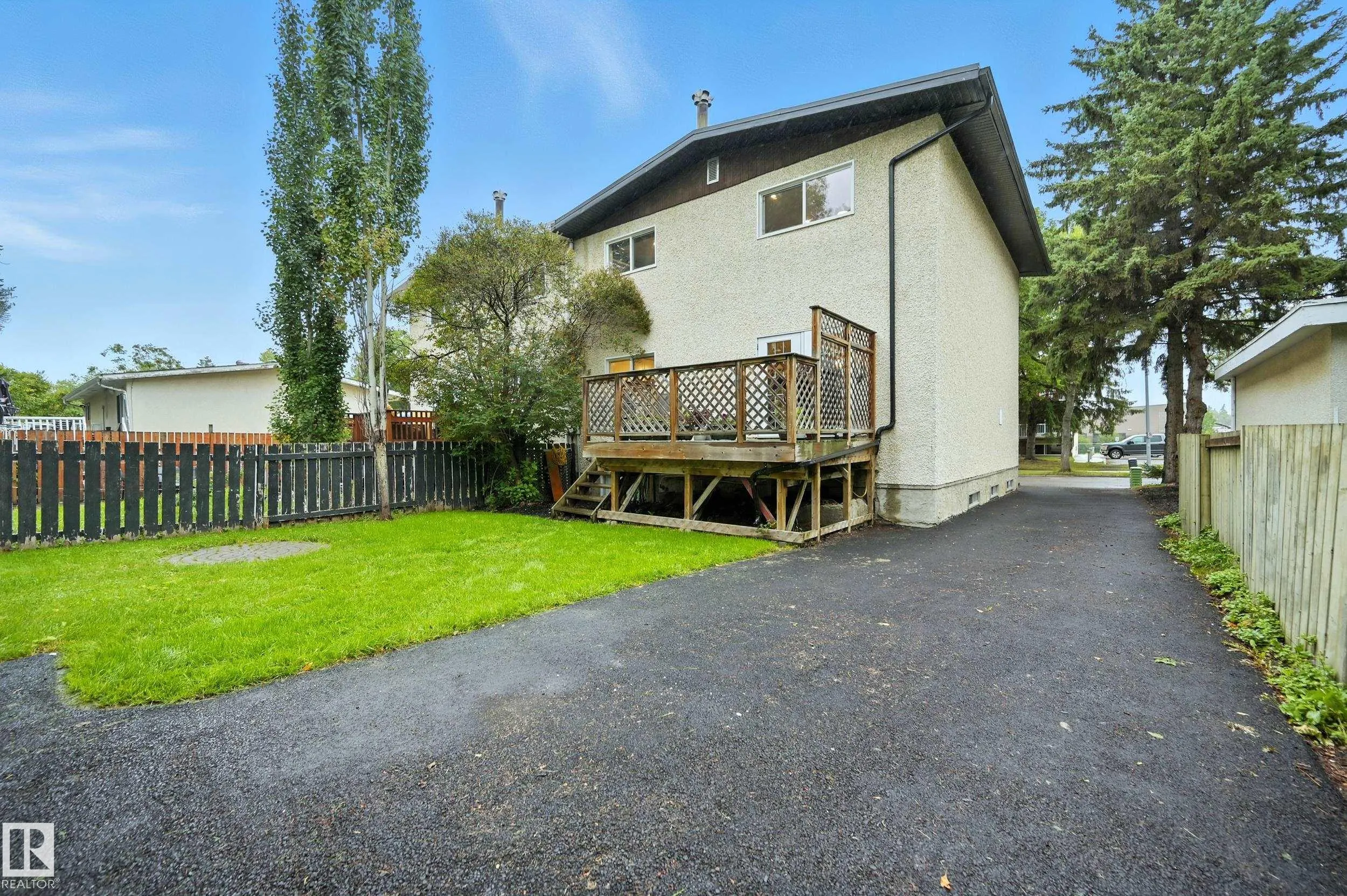6 MARION Crescent