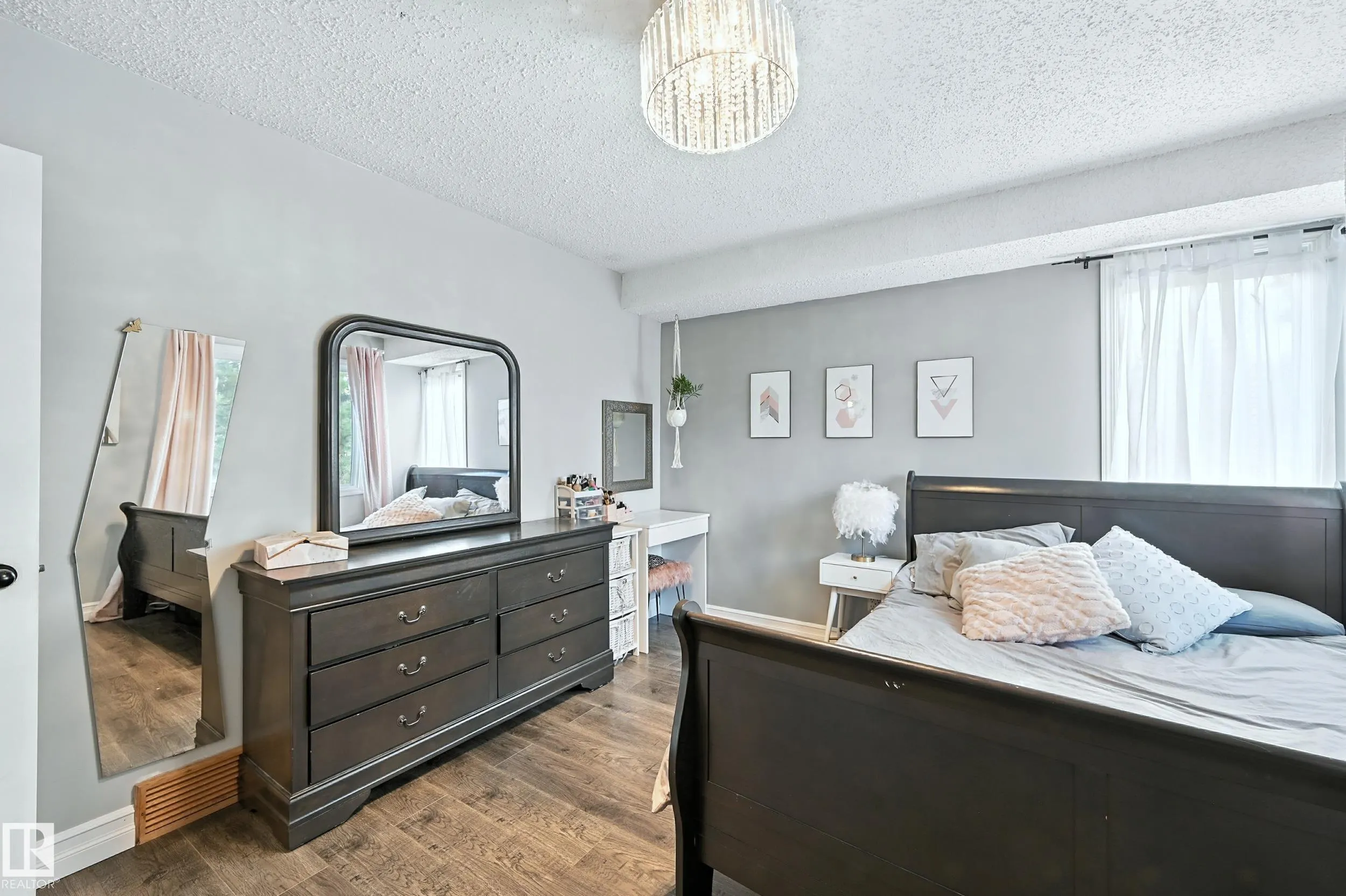 57 PIPESTONE Drive