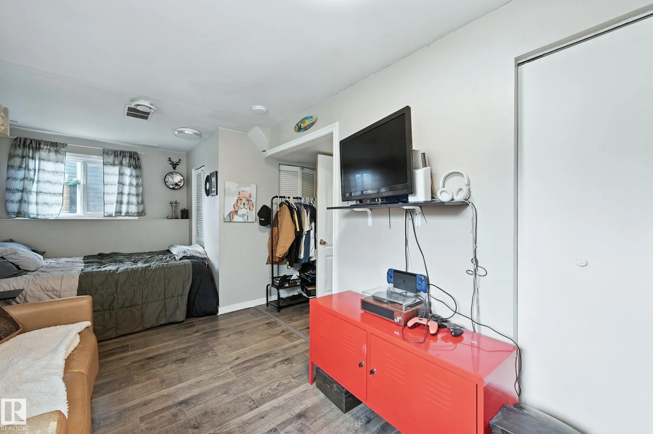 57 PIPESTONE Drive