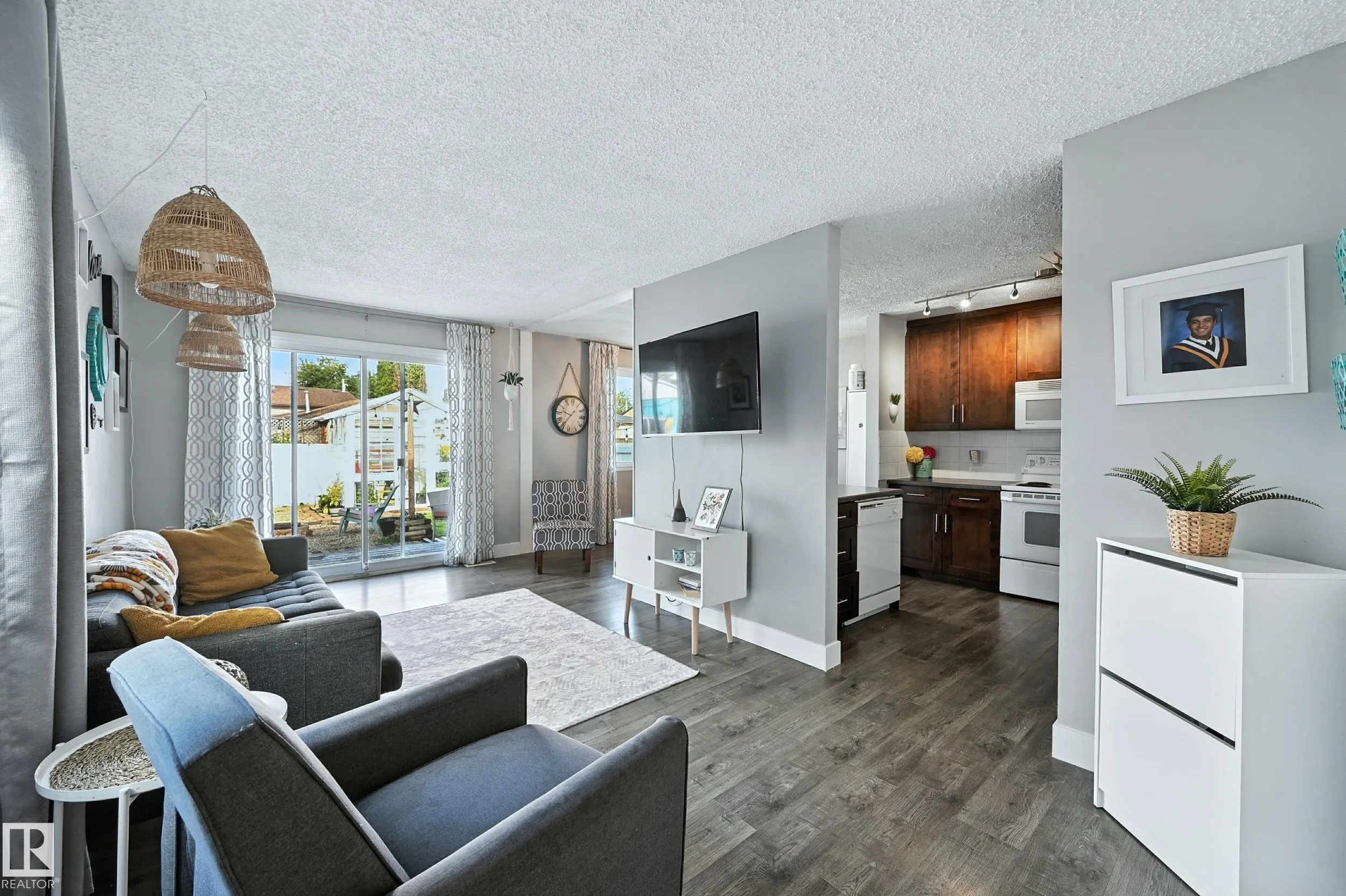 57 PIPESTONE Drive