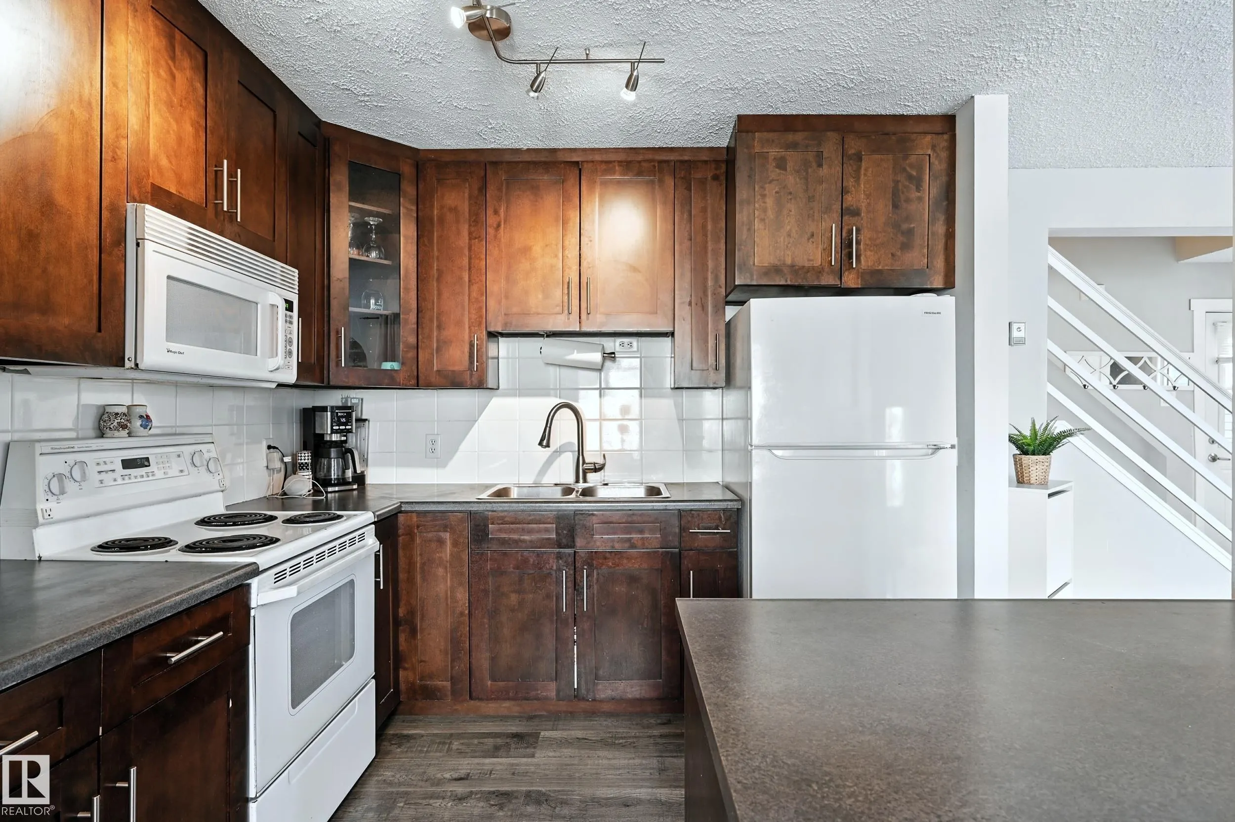 57 PIPESTONE Drive