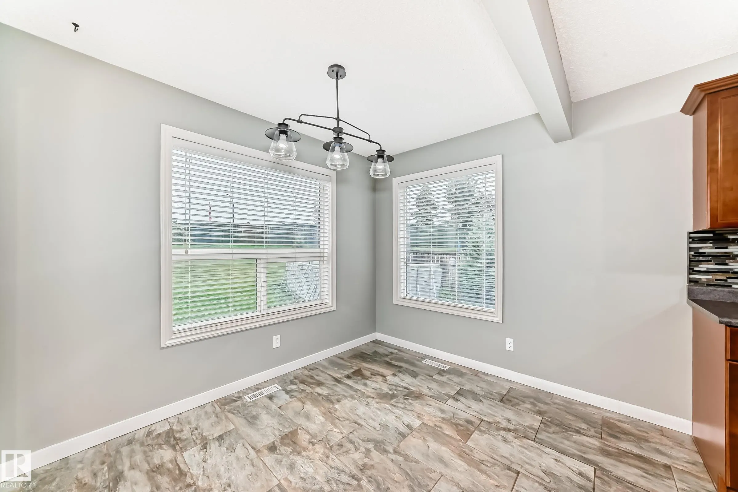 83 VAUGHN Avenue