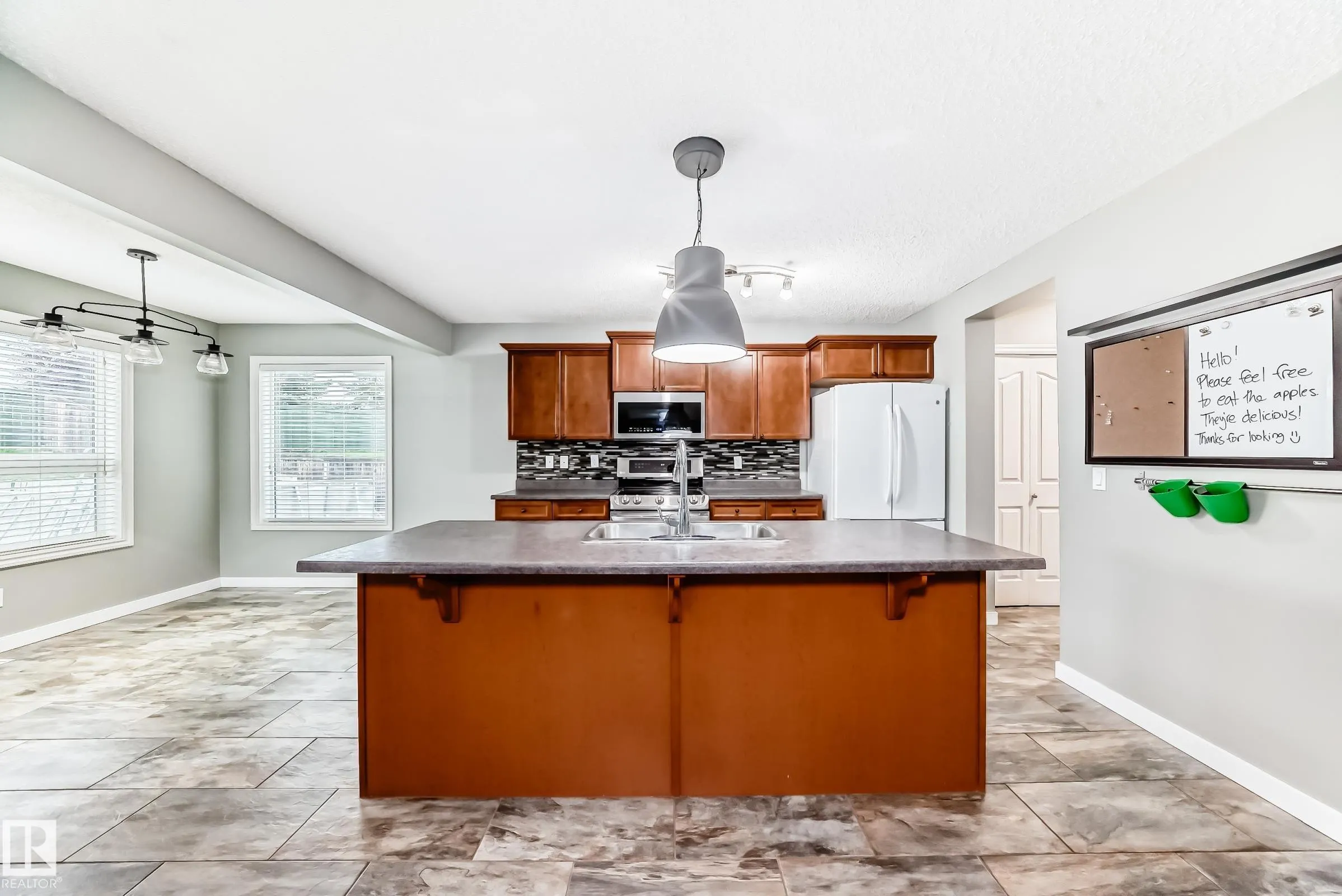 83 VAUGHN Avenue