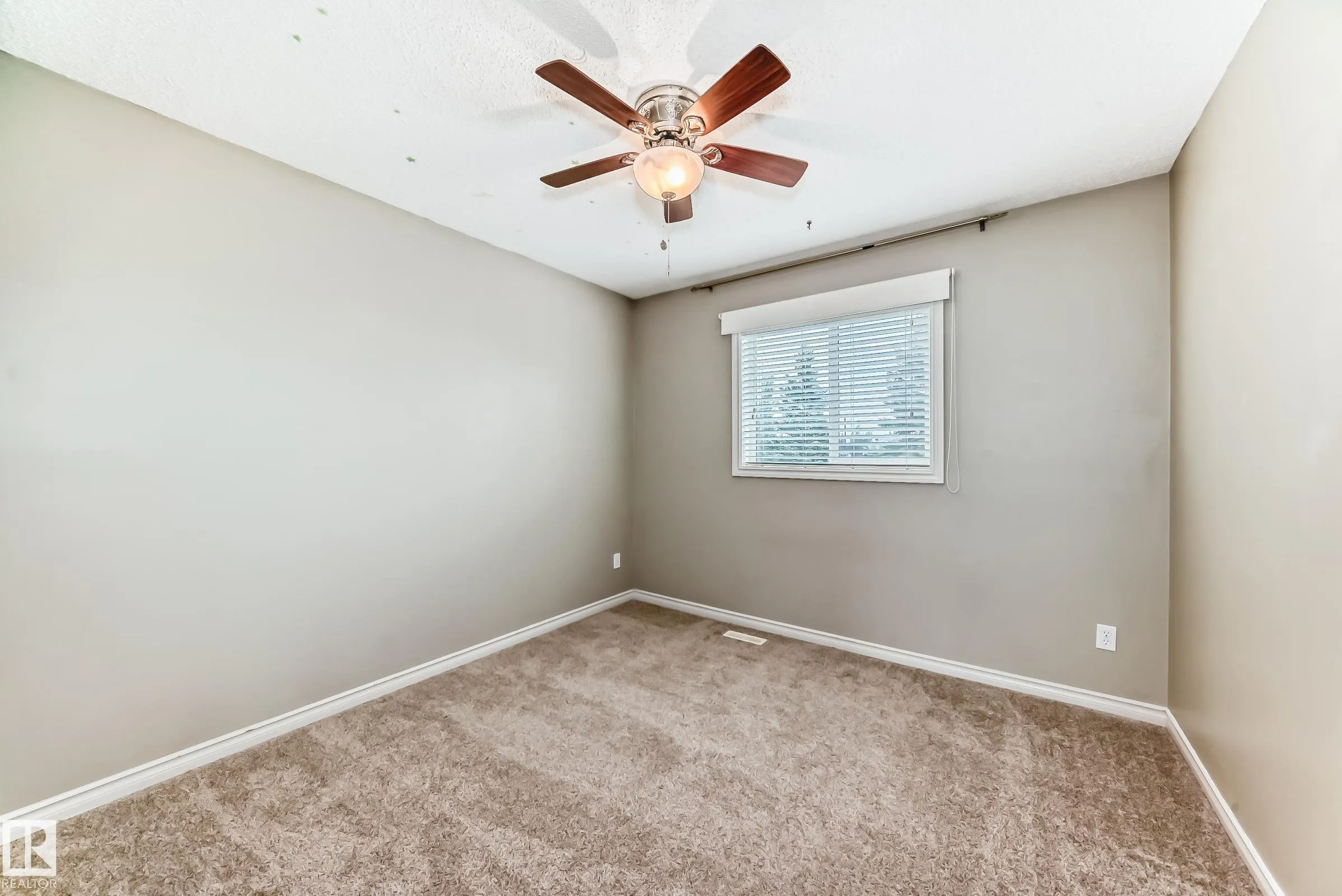 83 VAUGHN Avenue
