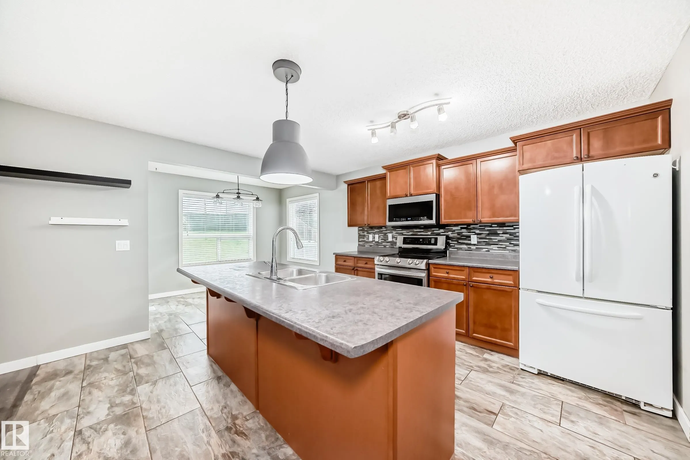 83 VAUGHN Avenue
