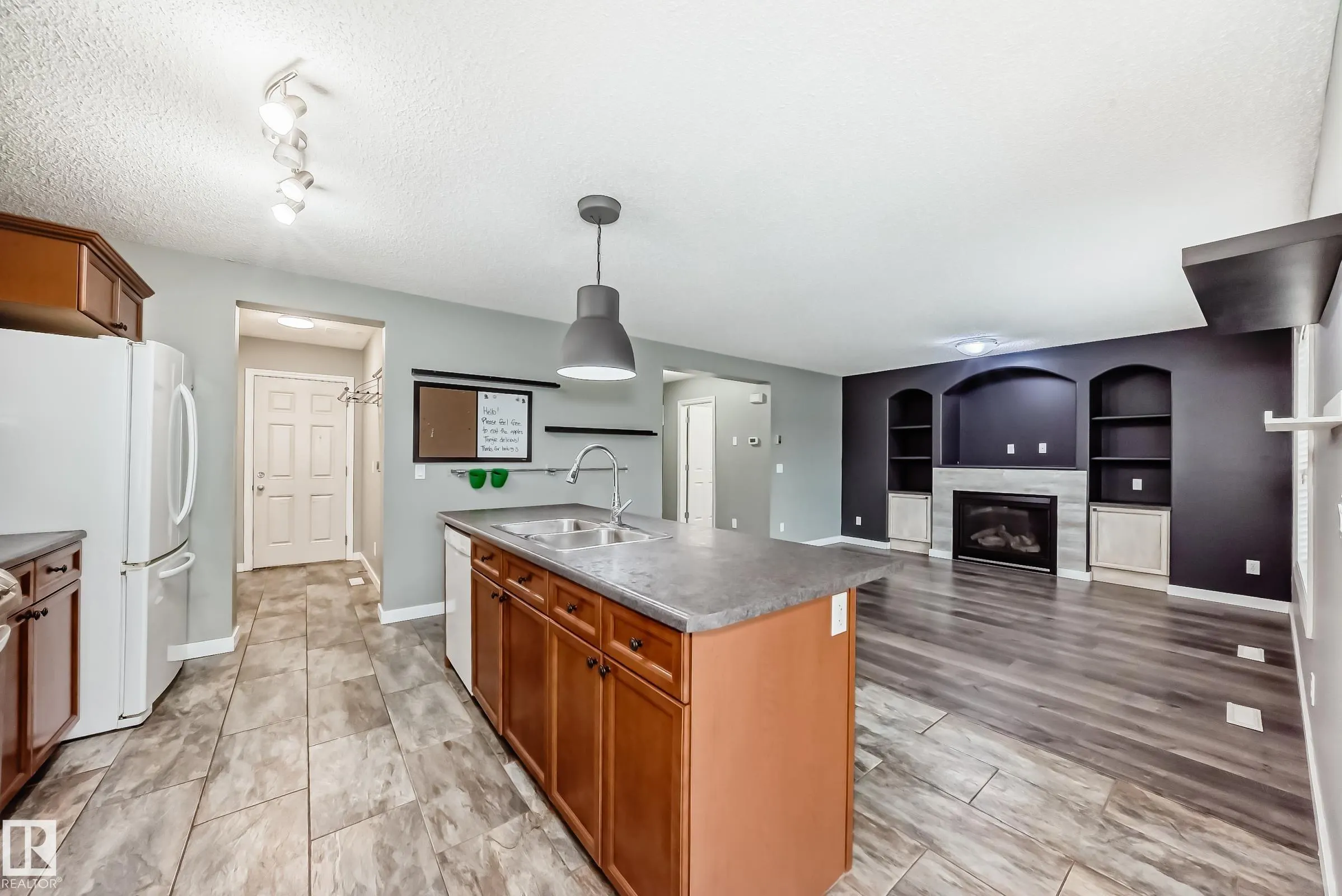 83 VAUGHN Avenue