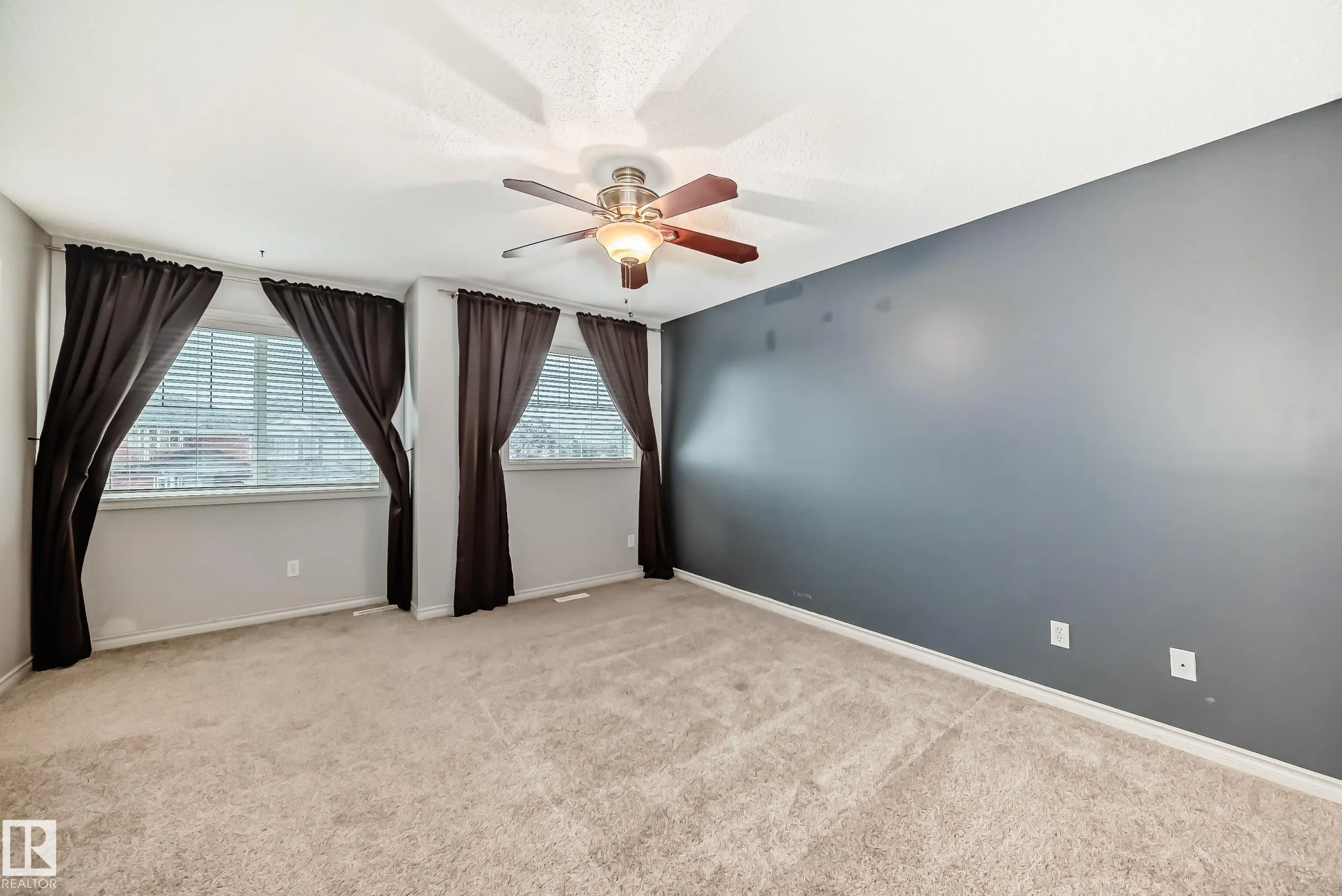 83 VAUGHN Avenue