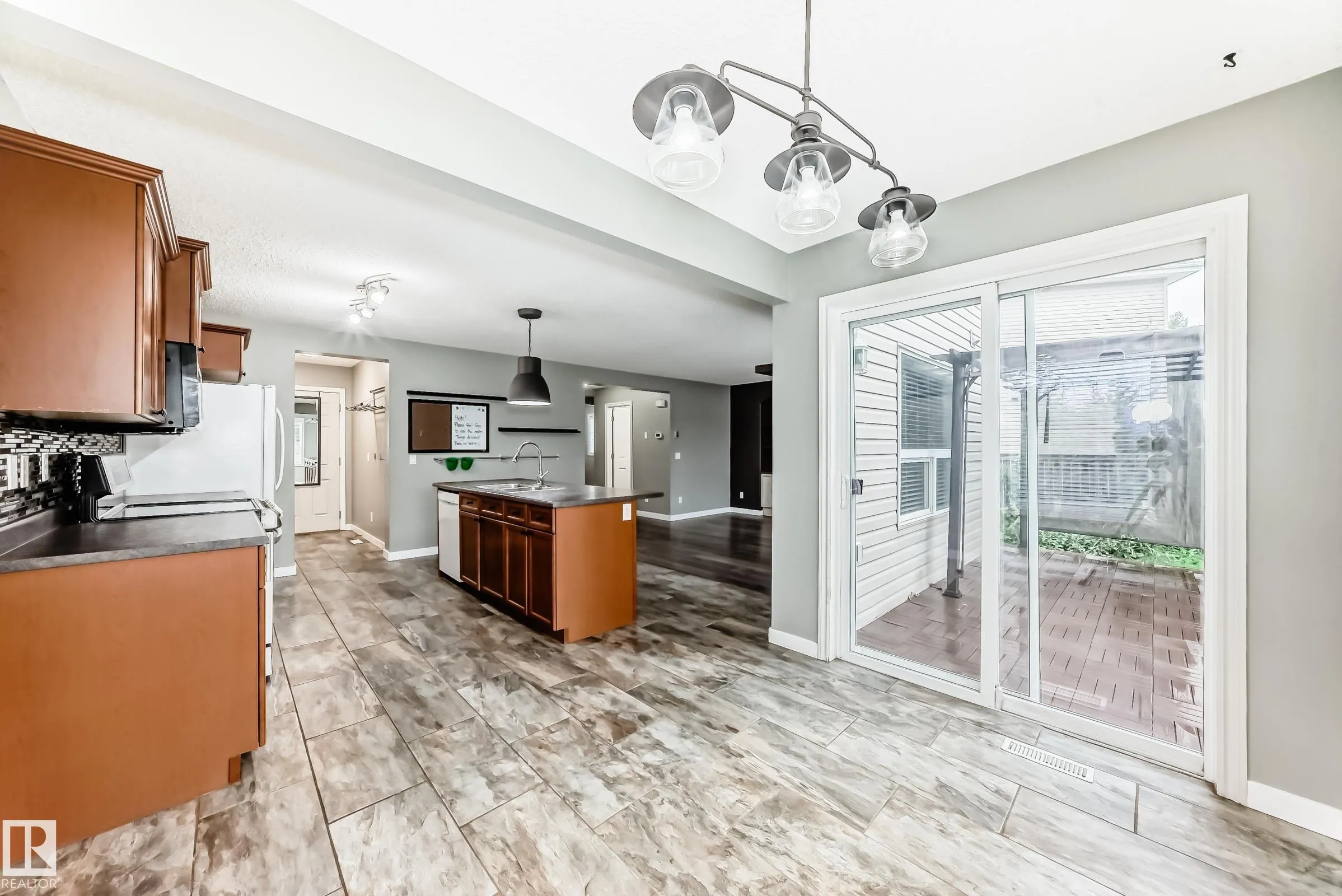 83 VAUGHN Avenue