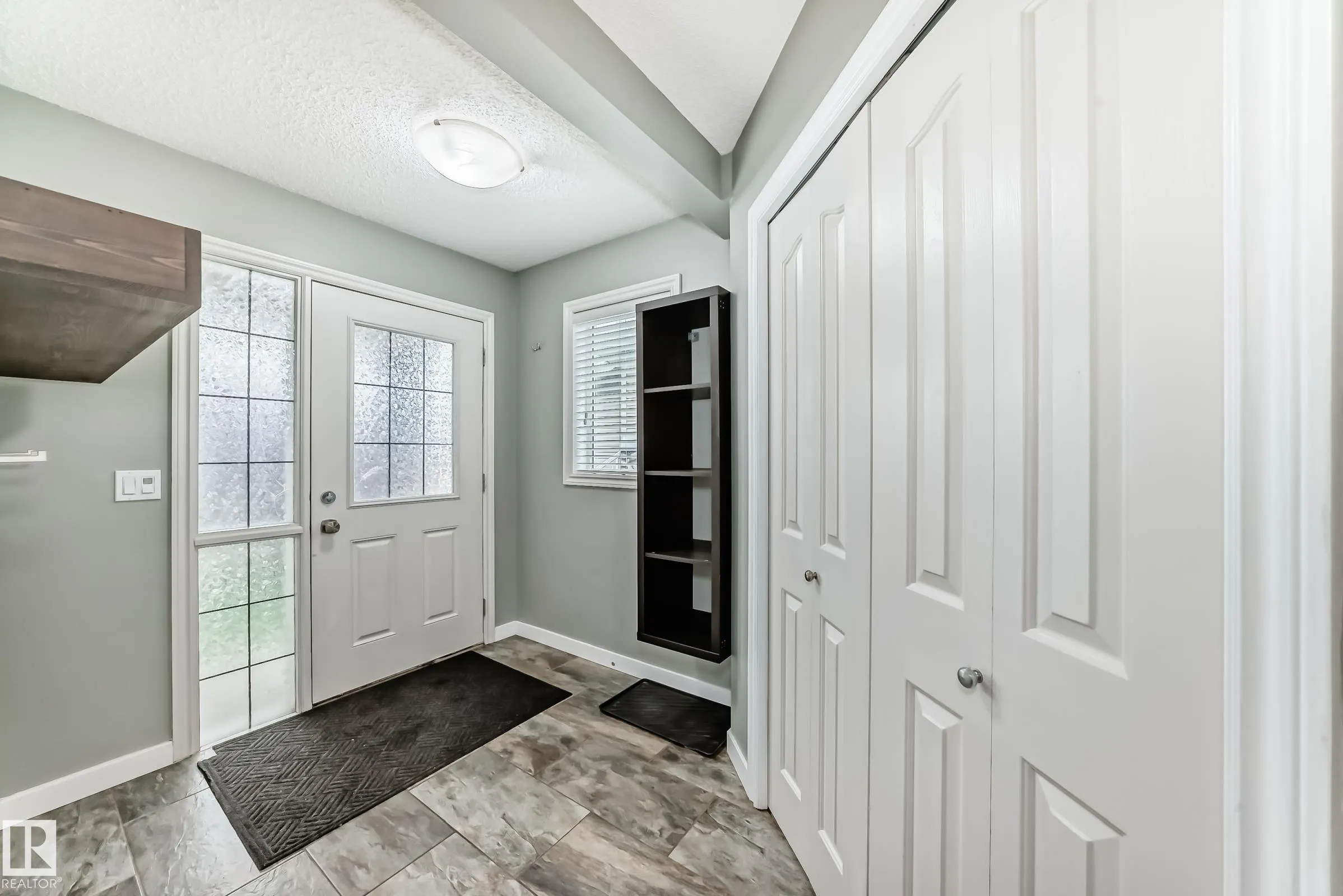 83 VAUGHN Avenue