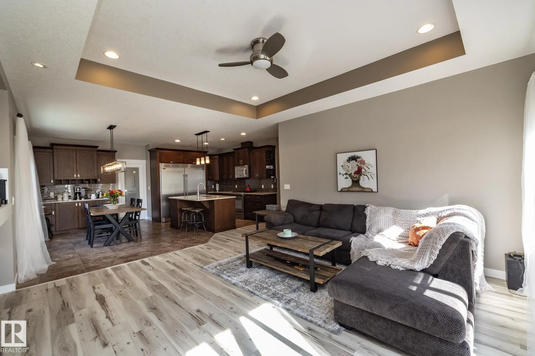 251 RAVINE Drive