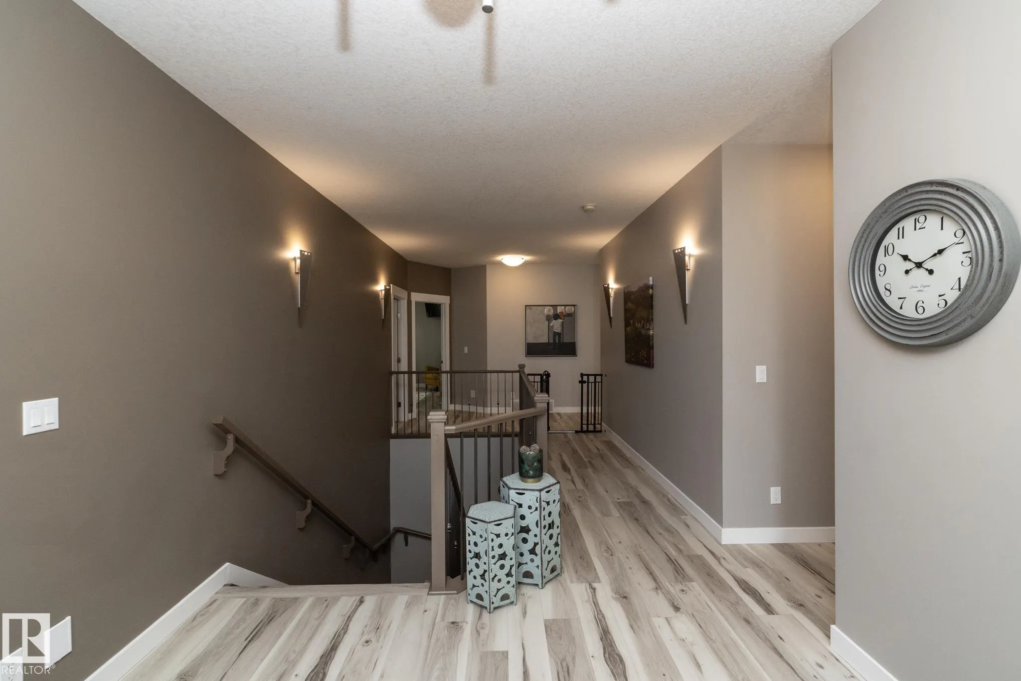 251 RAVINE Drive