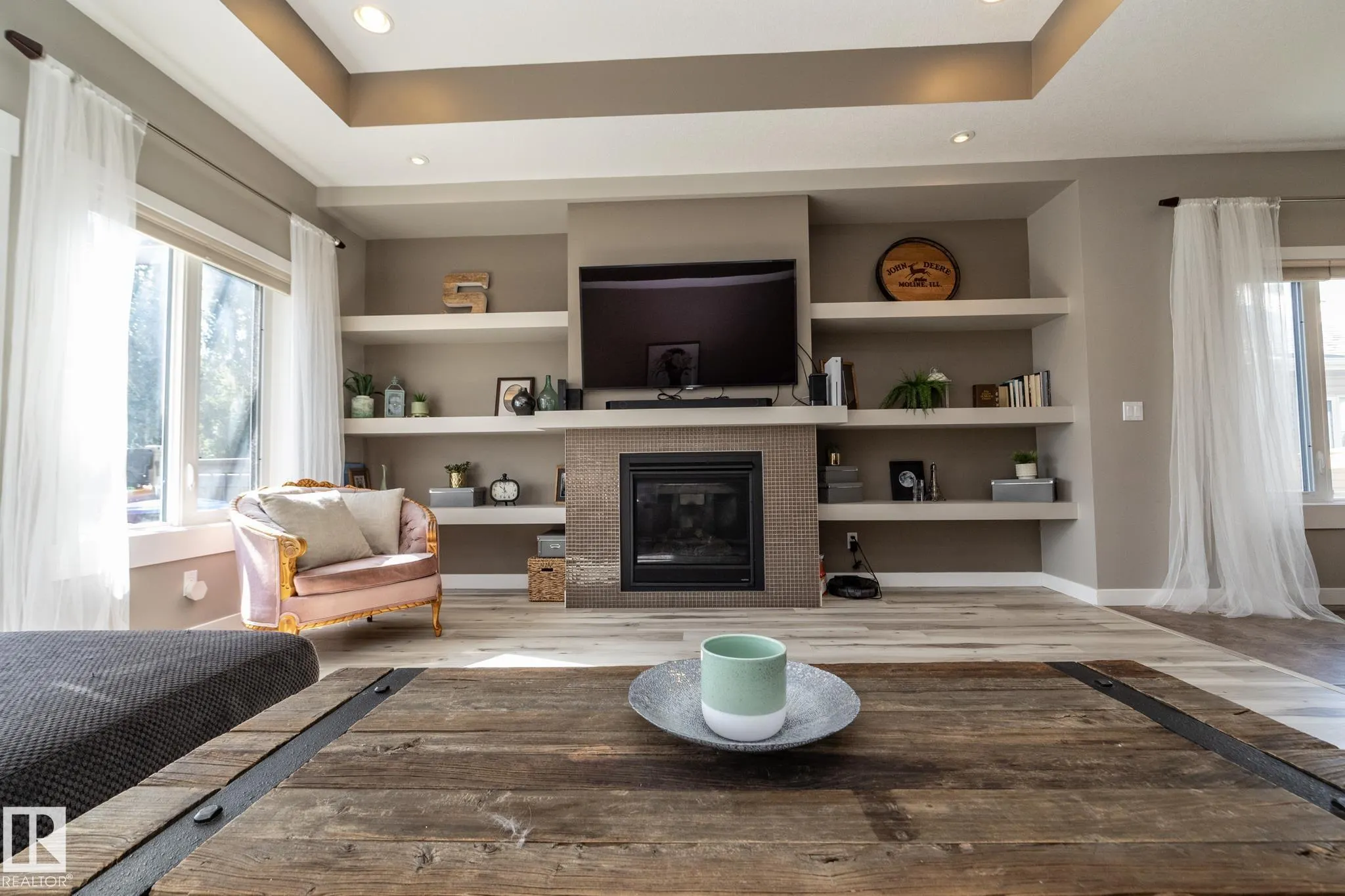 251 RAVINE Drive